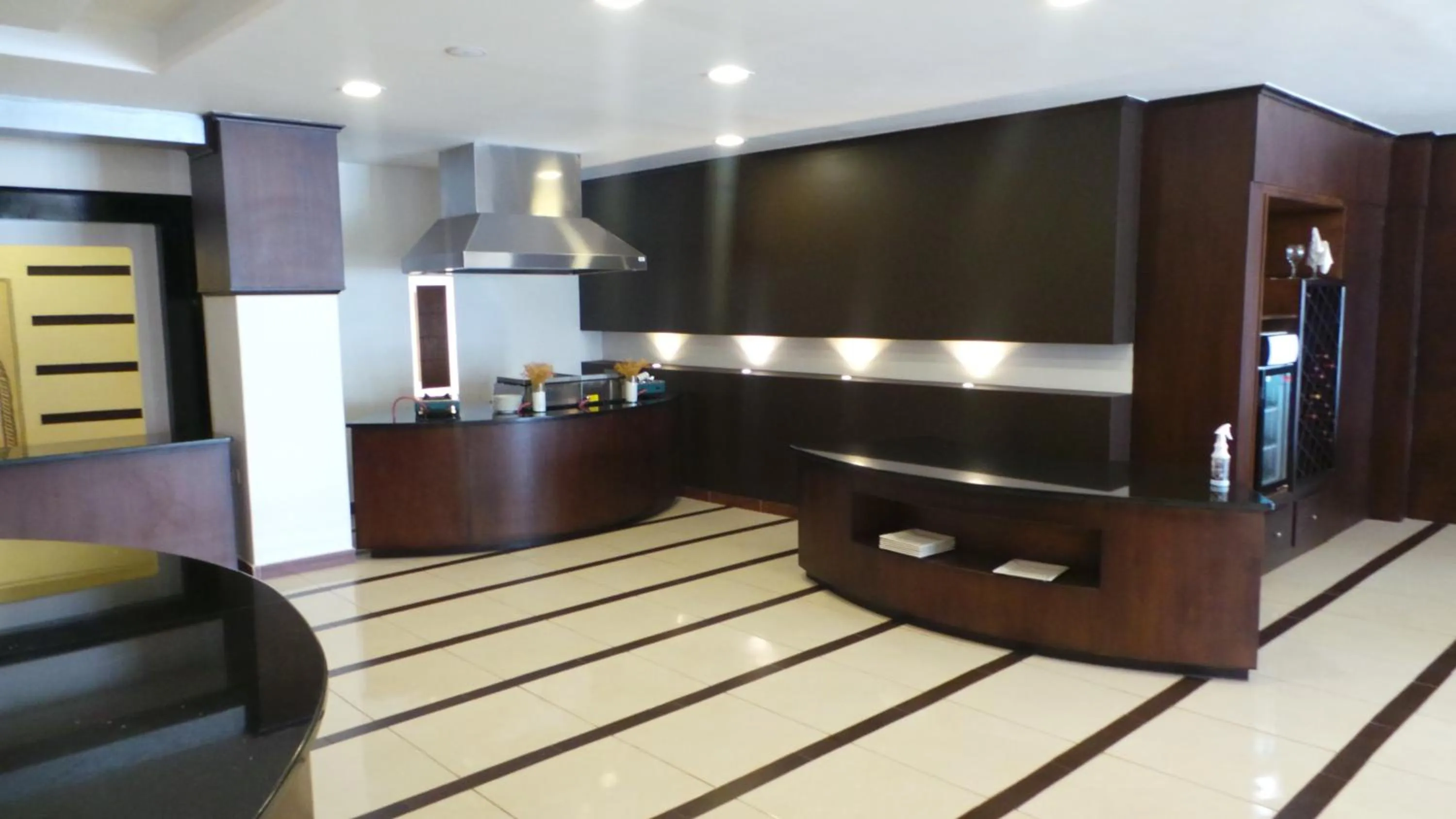 Restaurant/places to eat in Amman Airport Hotel