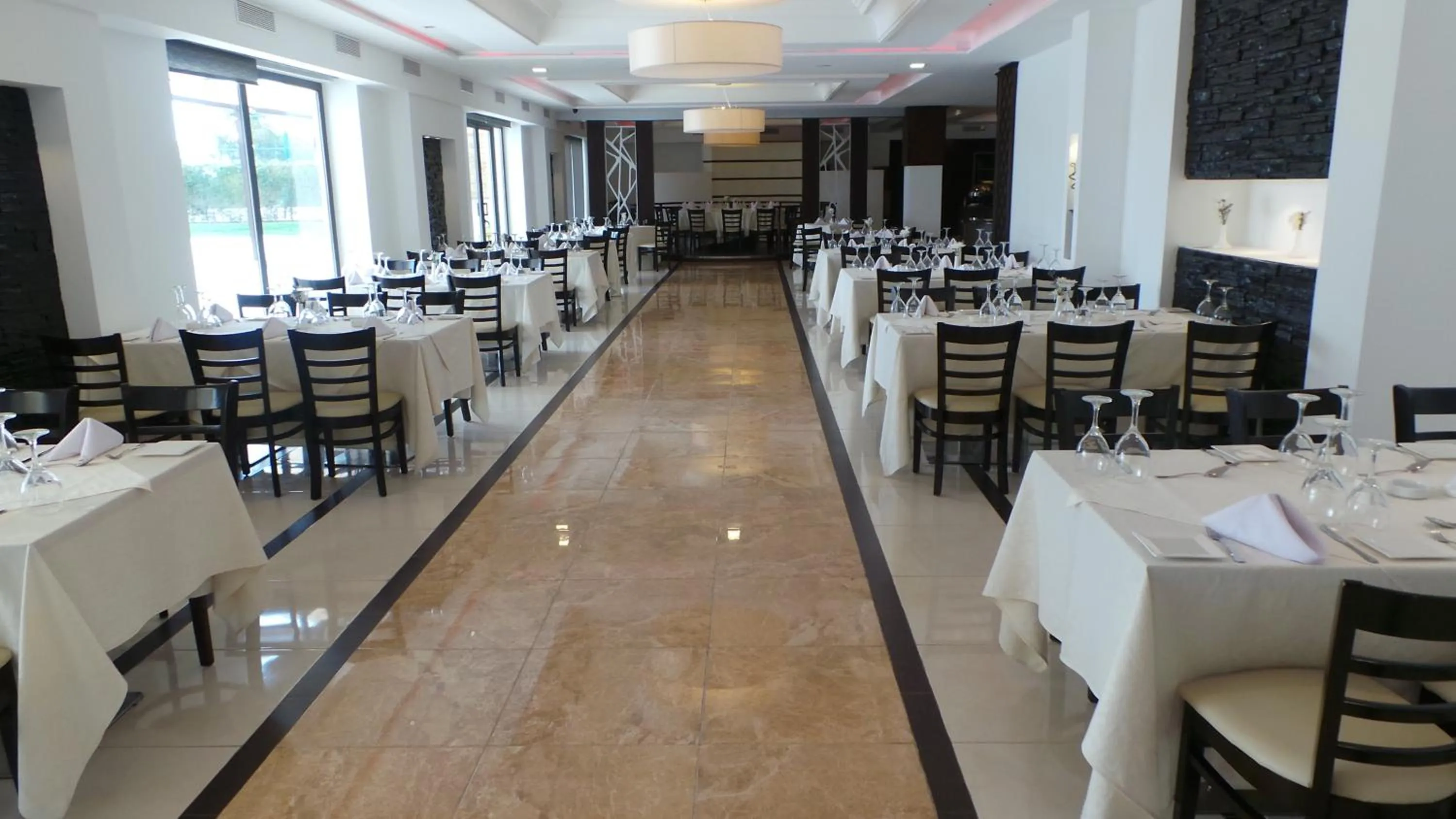 Restaurant/places to eat in Amman Airport Hotel