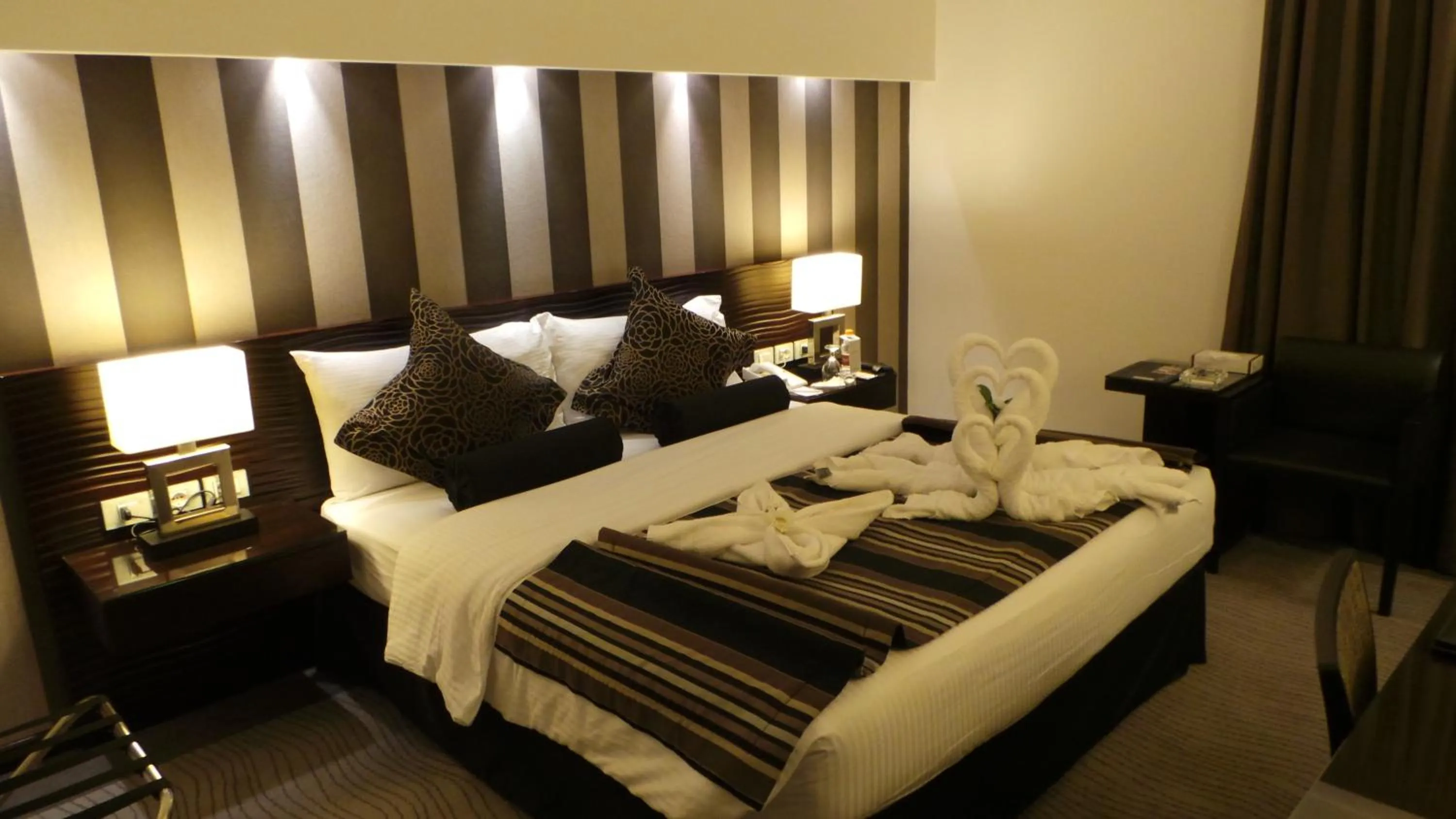 Bed in Amman Airport Hotel