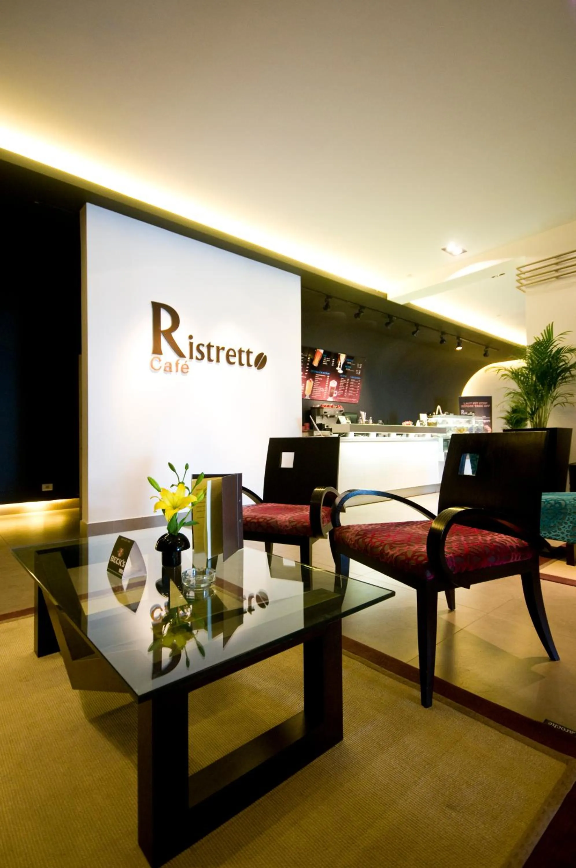 Restaurant/places to eat in Amman Airport Hotel