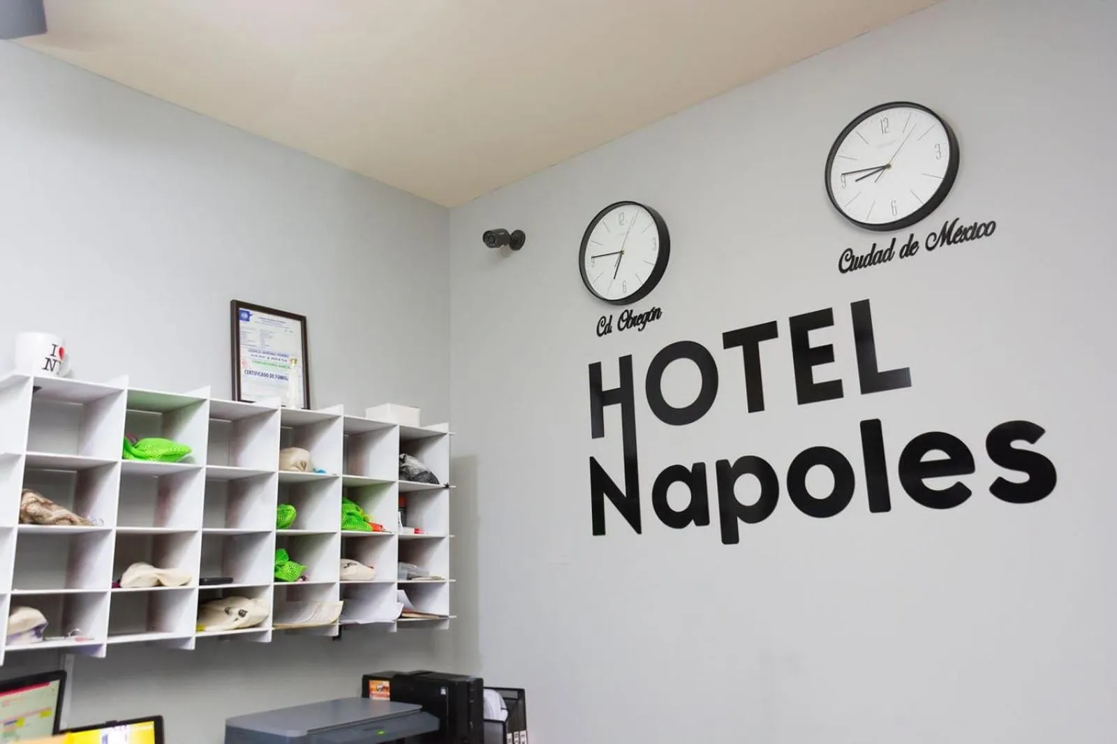 Lobby or reception in Hotel Nápoles