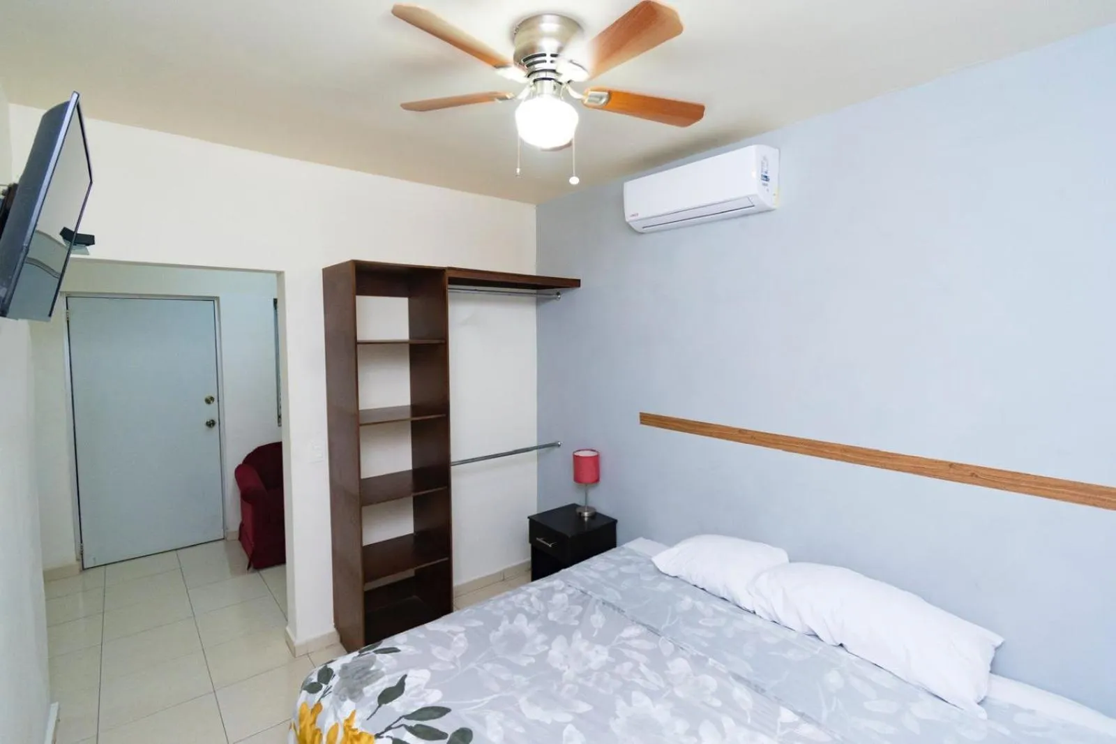 Bedroom, Bed in Hotel Nápoles