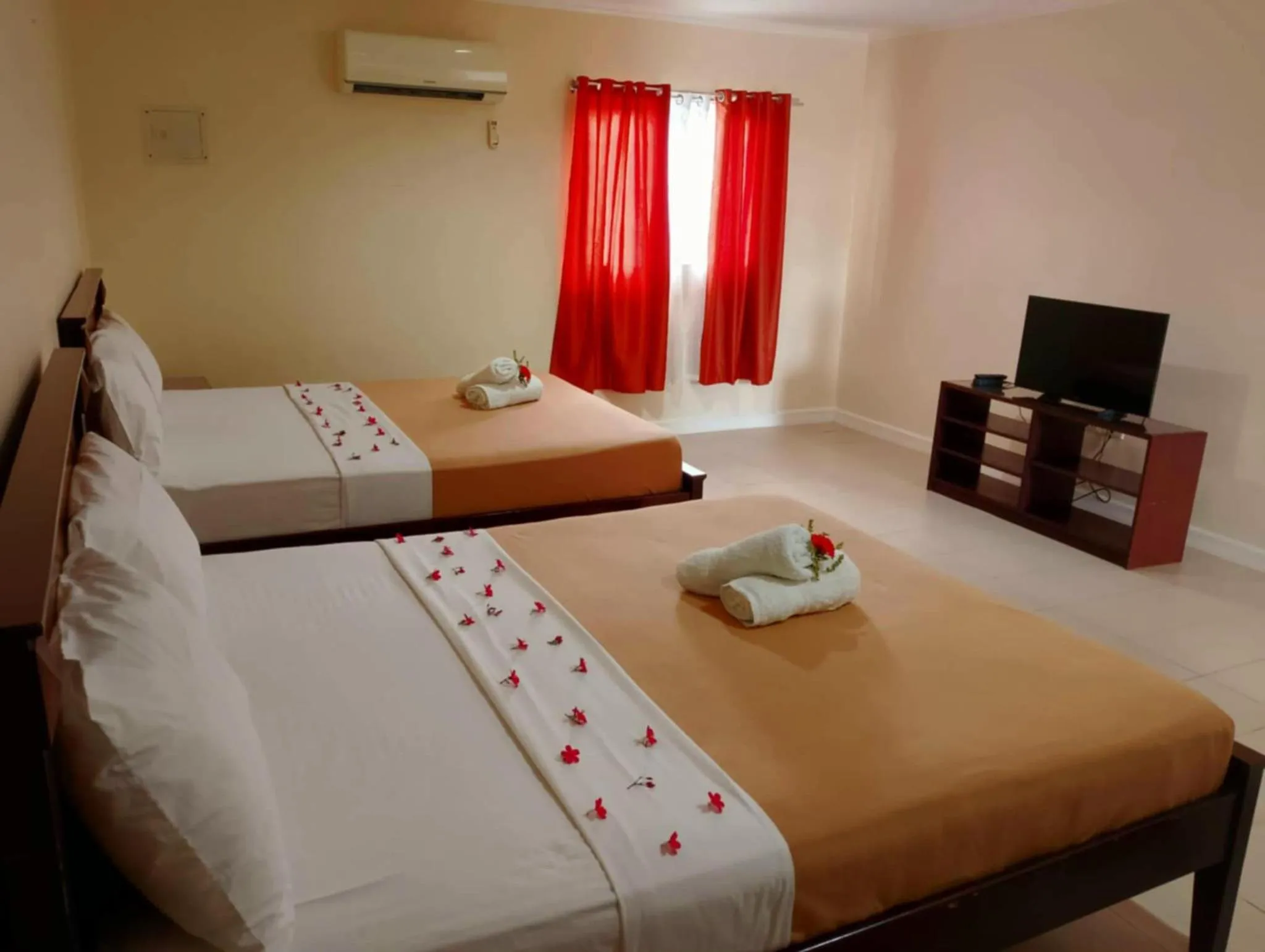 Bed in Villa Del Pueblo Inn