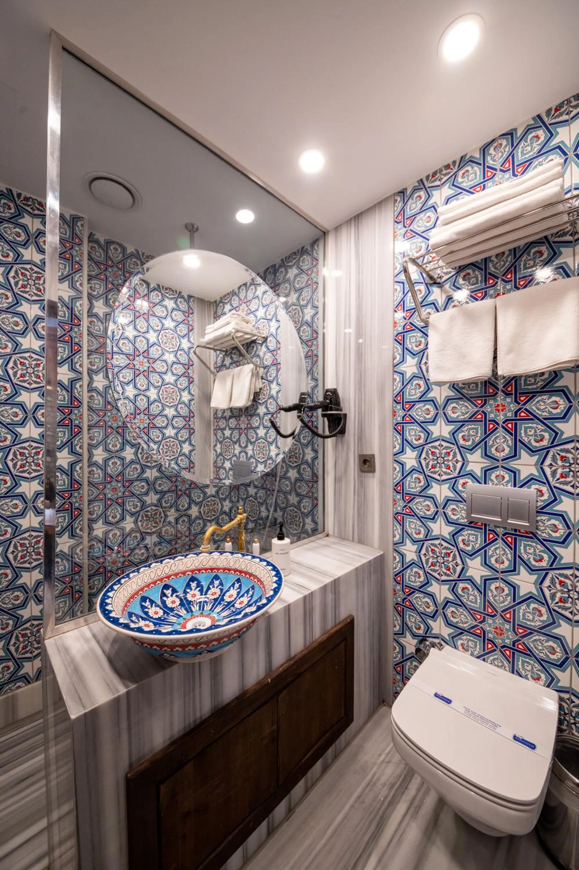 Shower in Maridin Hotel