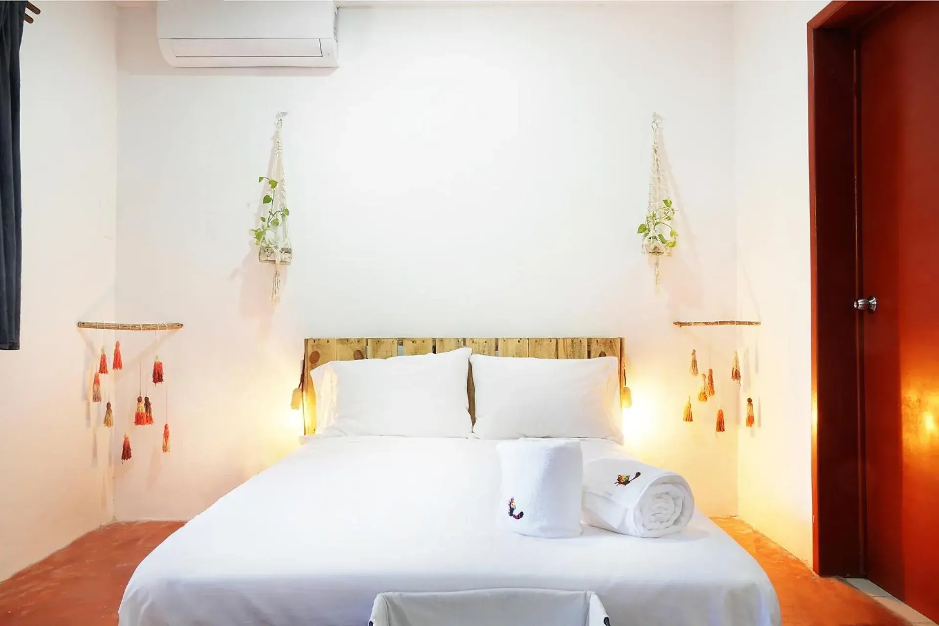 Double Room with Private Bathroom in Red Panda Hostal Double Room with Private Bathroom in Red Panda Hostal