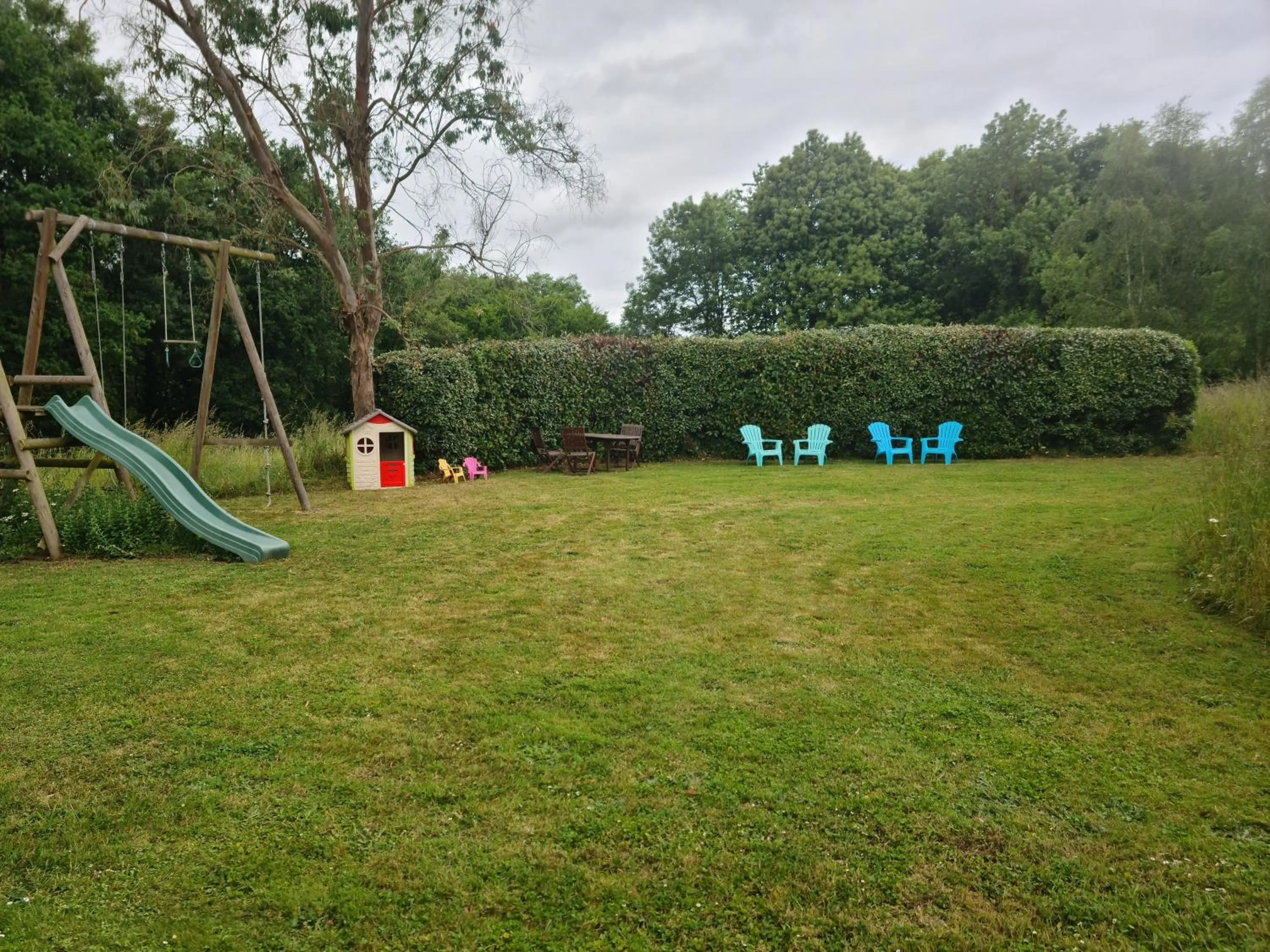 Children play ground in Kêr Neizh Breizh - Gîtes de Charme - Le Petit Châtelier