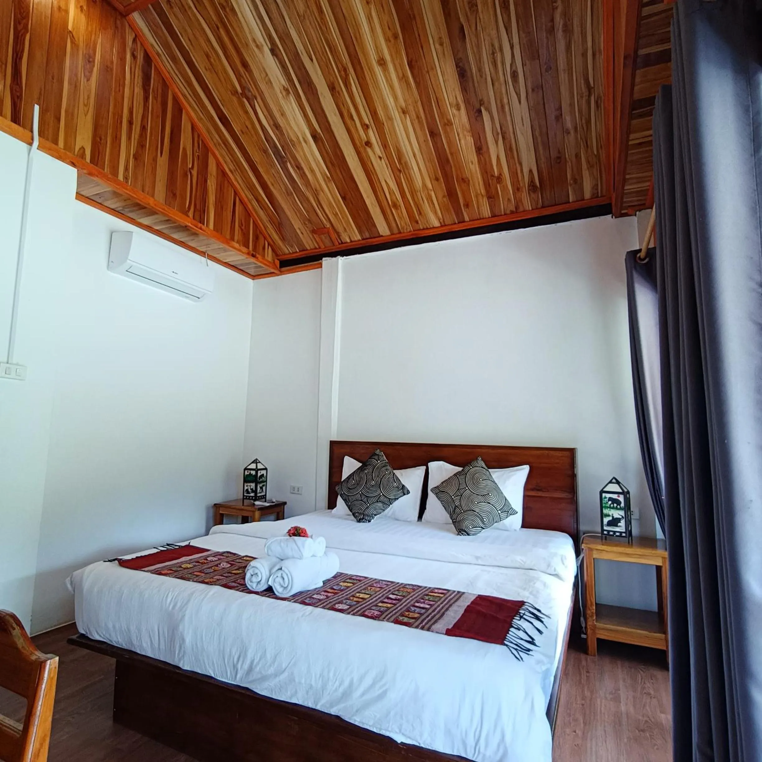 Bed in Nam ou view villa