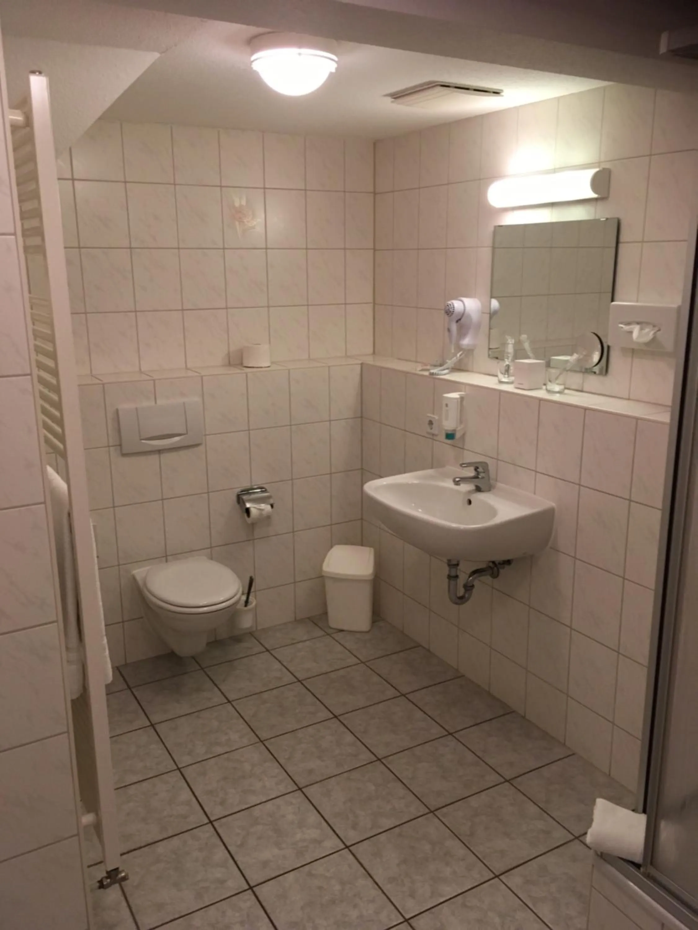 Bathroom in Hainberg Hotel Garni