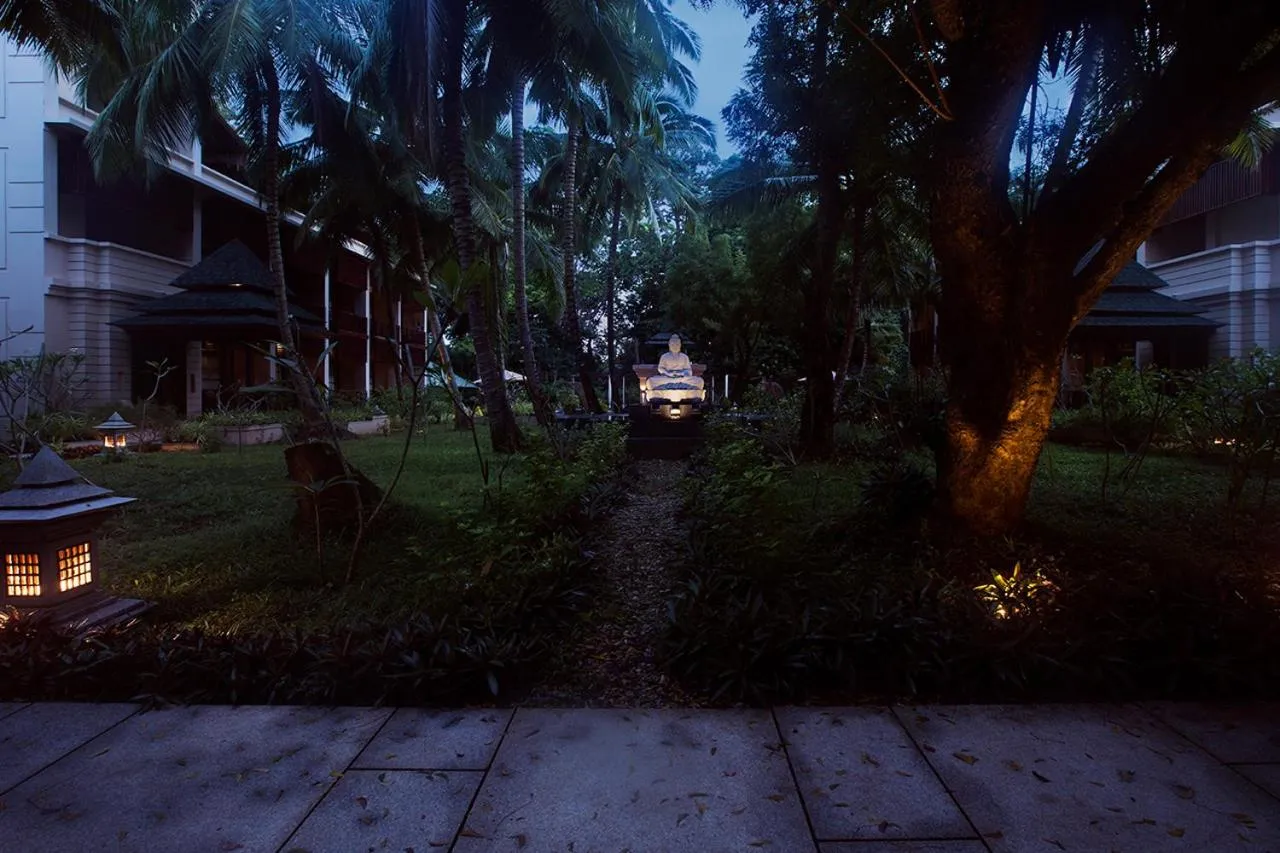 Garden view in Sea Shell Samssara