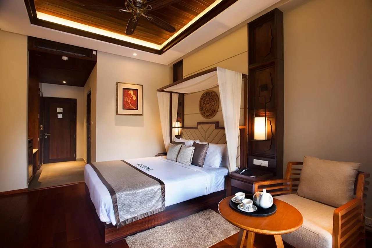 Bedroom, Bed in Sea Shell Samssara