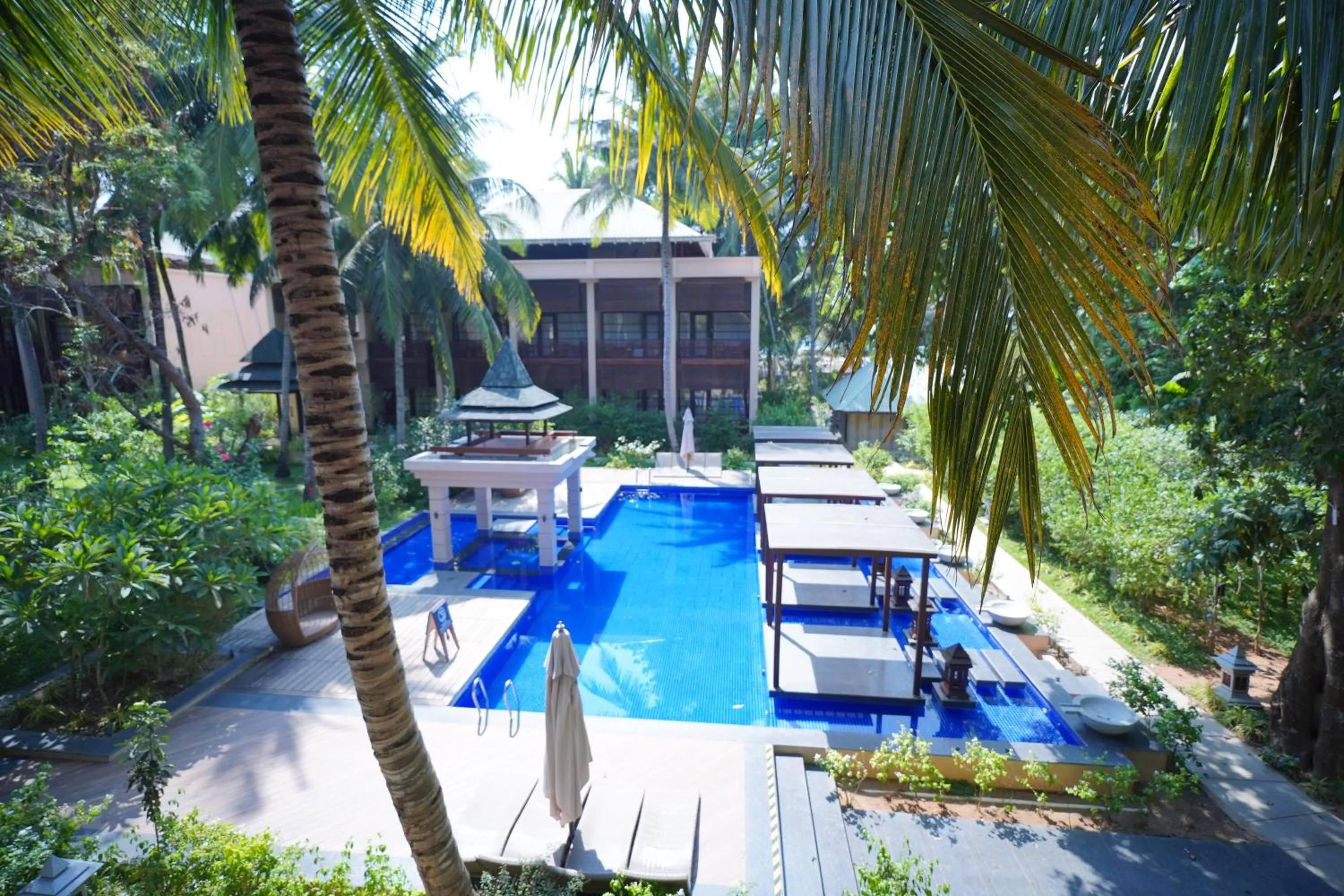 Swimming pool in Sea Shell Samssara