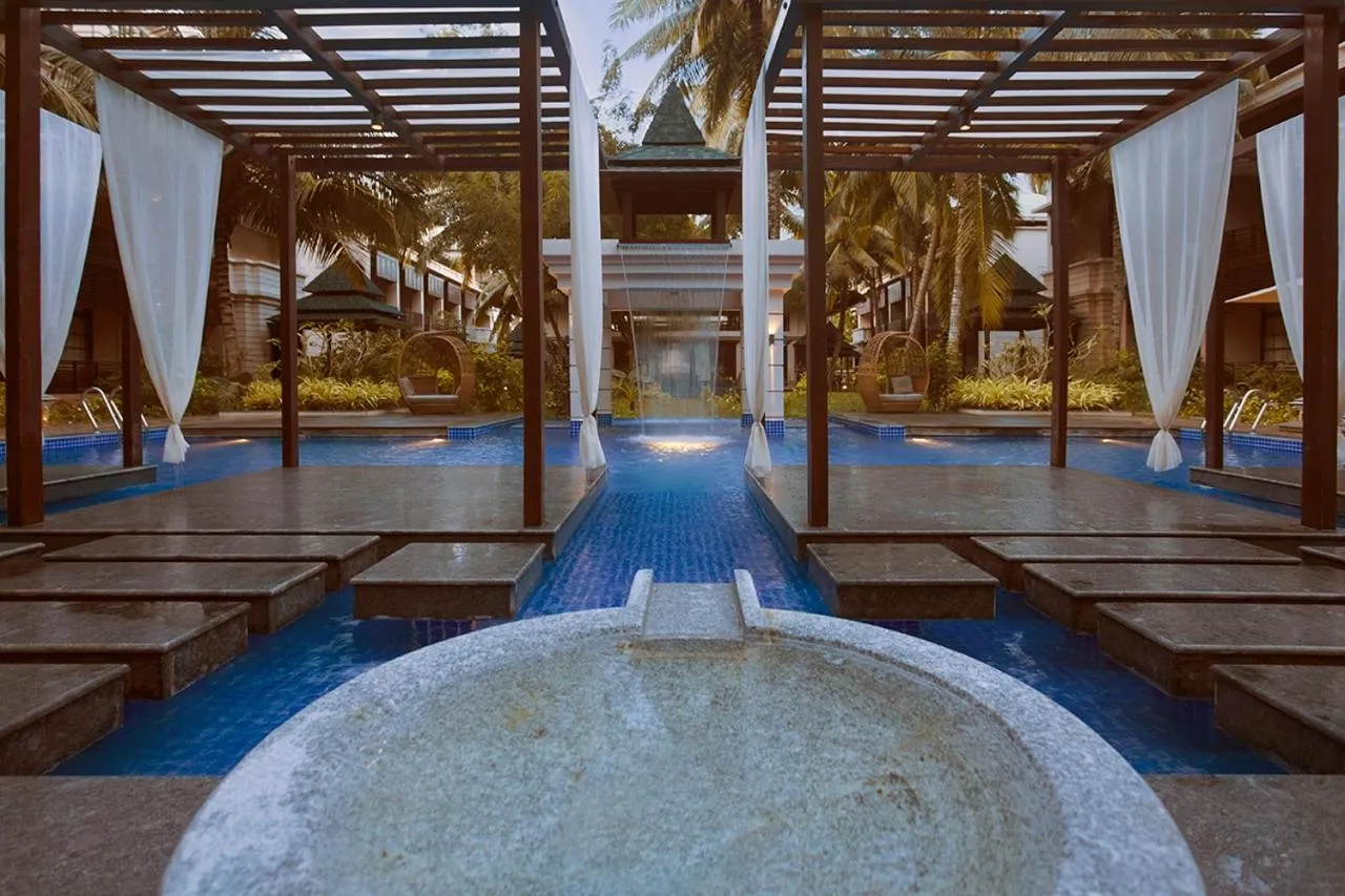 Swimming pool in Sea Shell Samssara