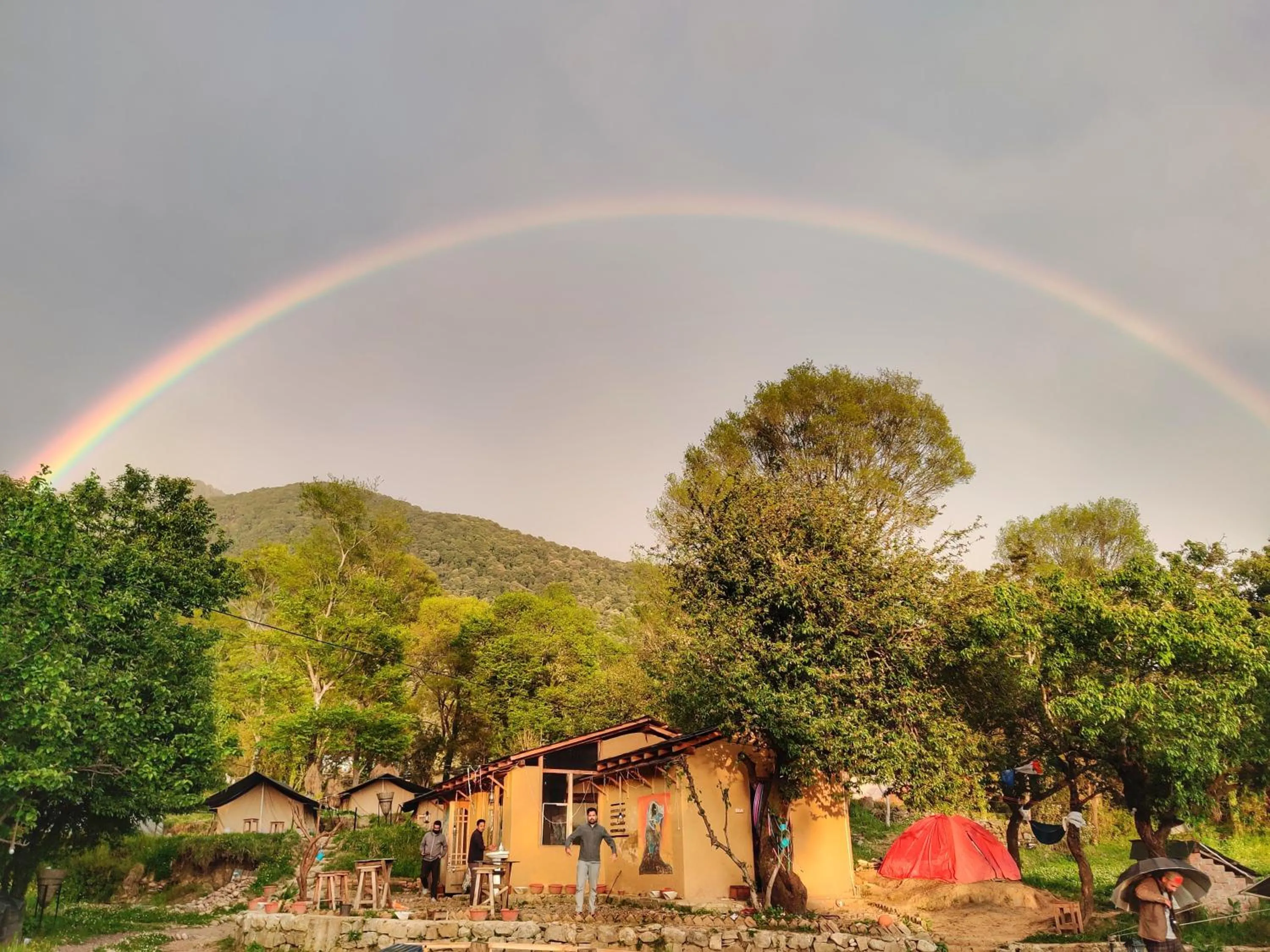 Restaurant/places to eat in Monkey Mud House and Camps, Bir