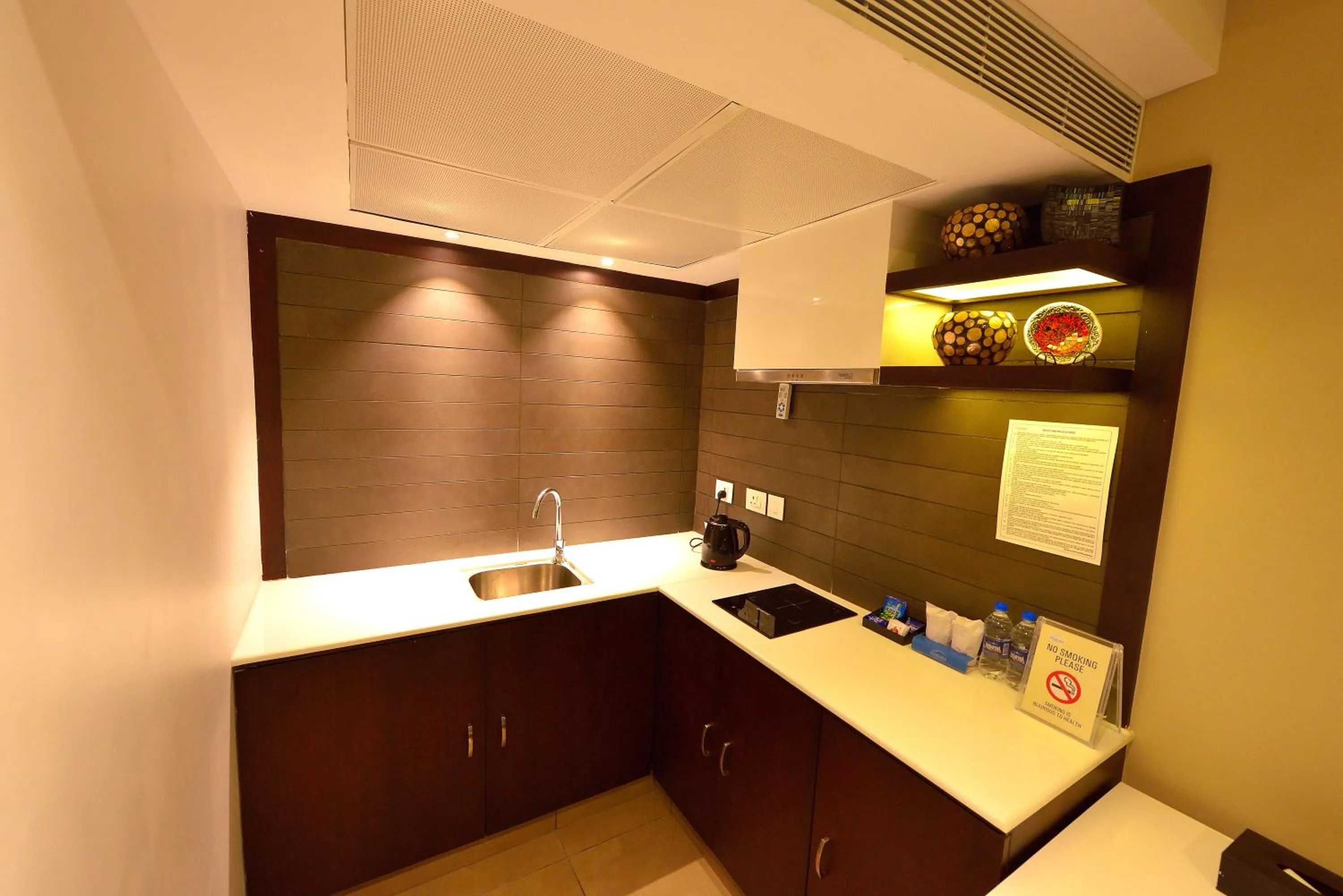 Coffee/tea facilities in Ambara Suites