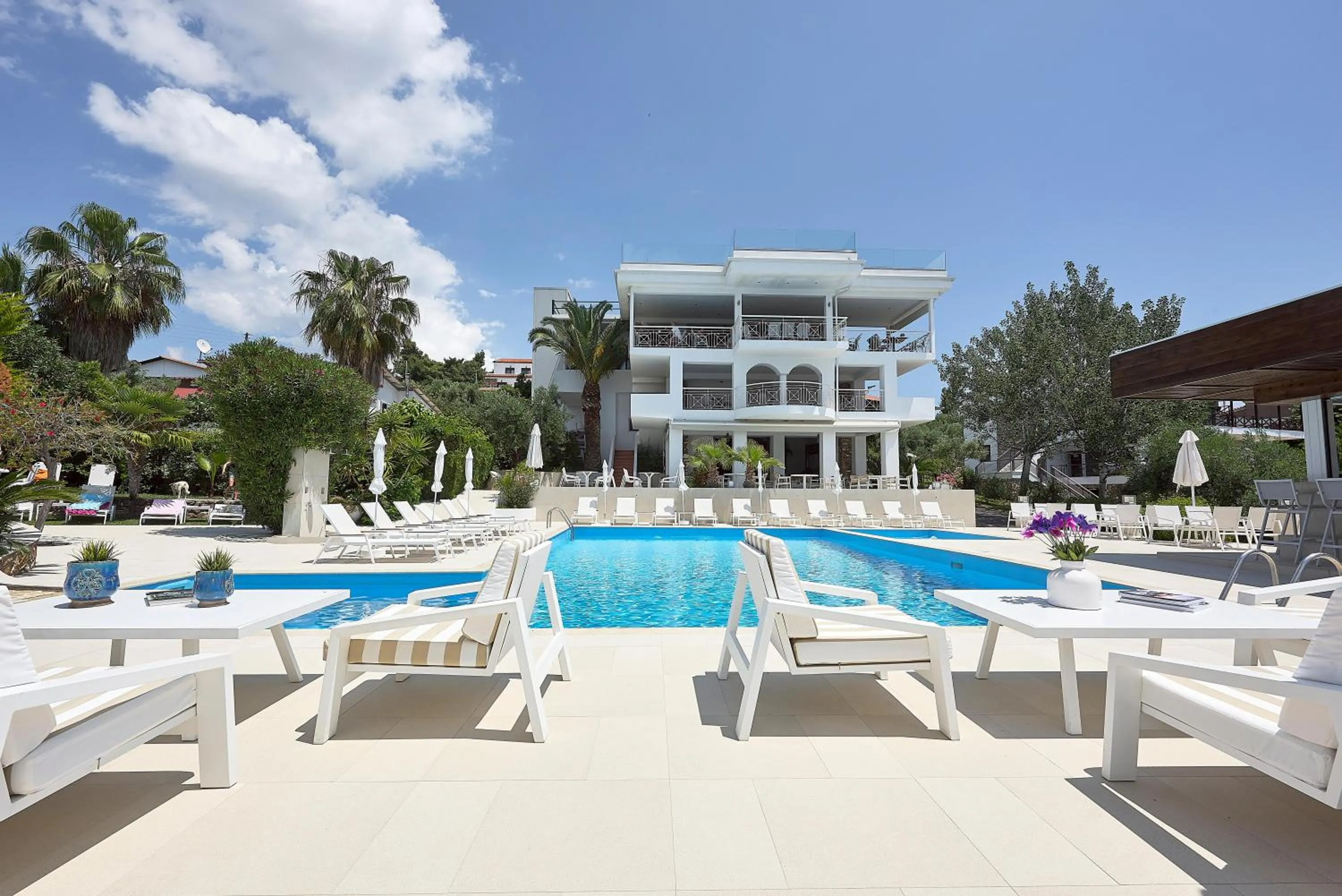 Swimming pool in Glavas Inn Hotel