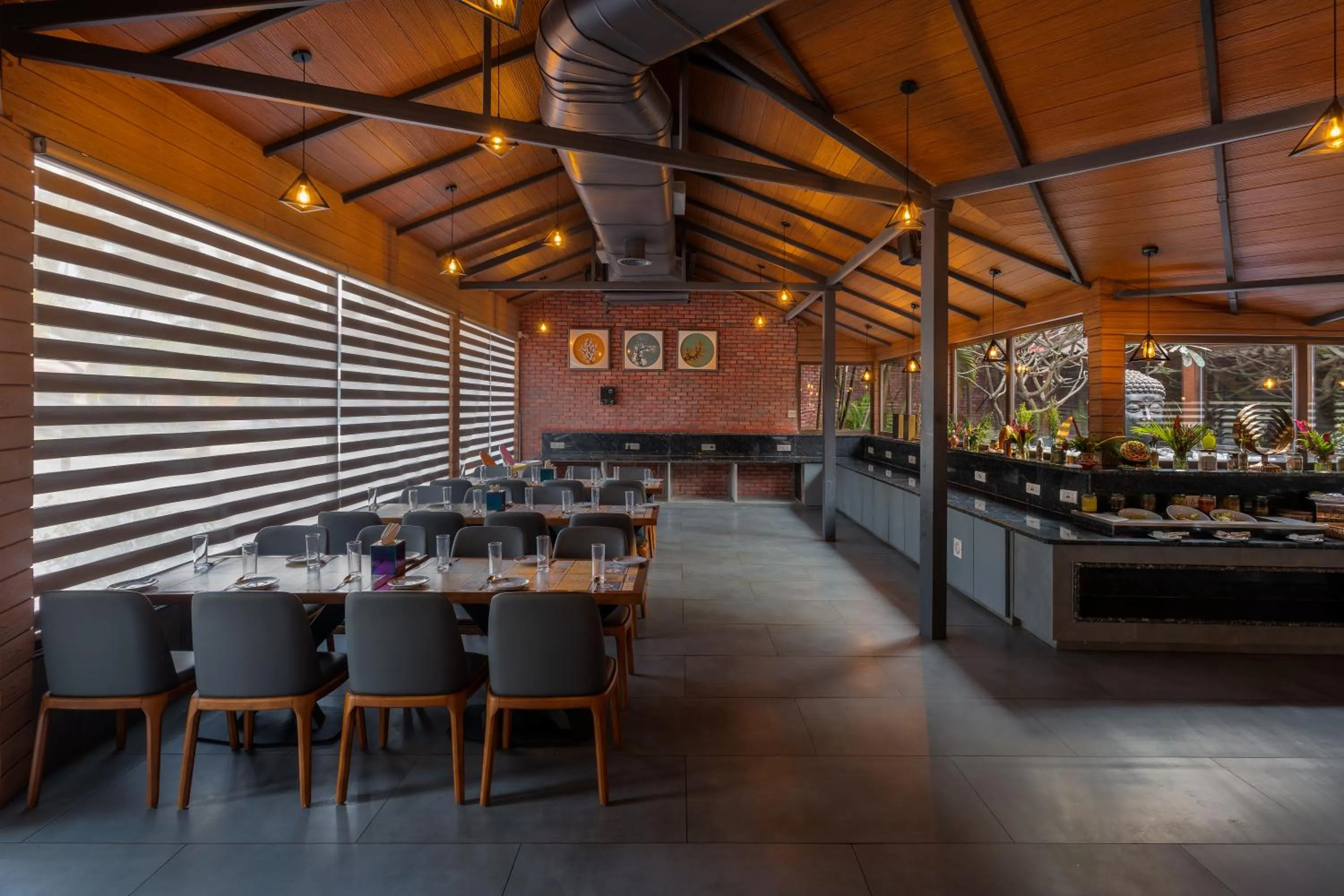 Restaurant/places to eat in Treat Beach Resort