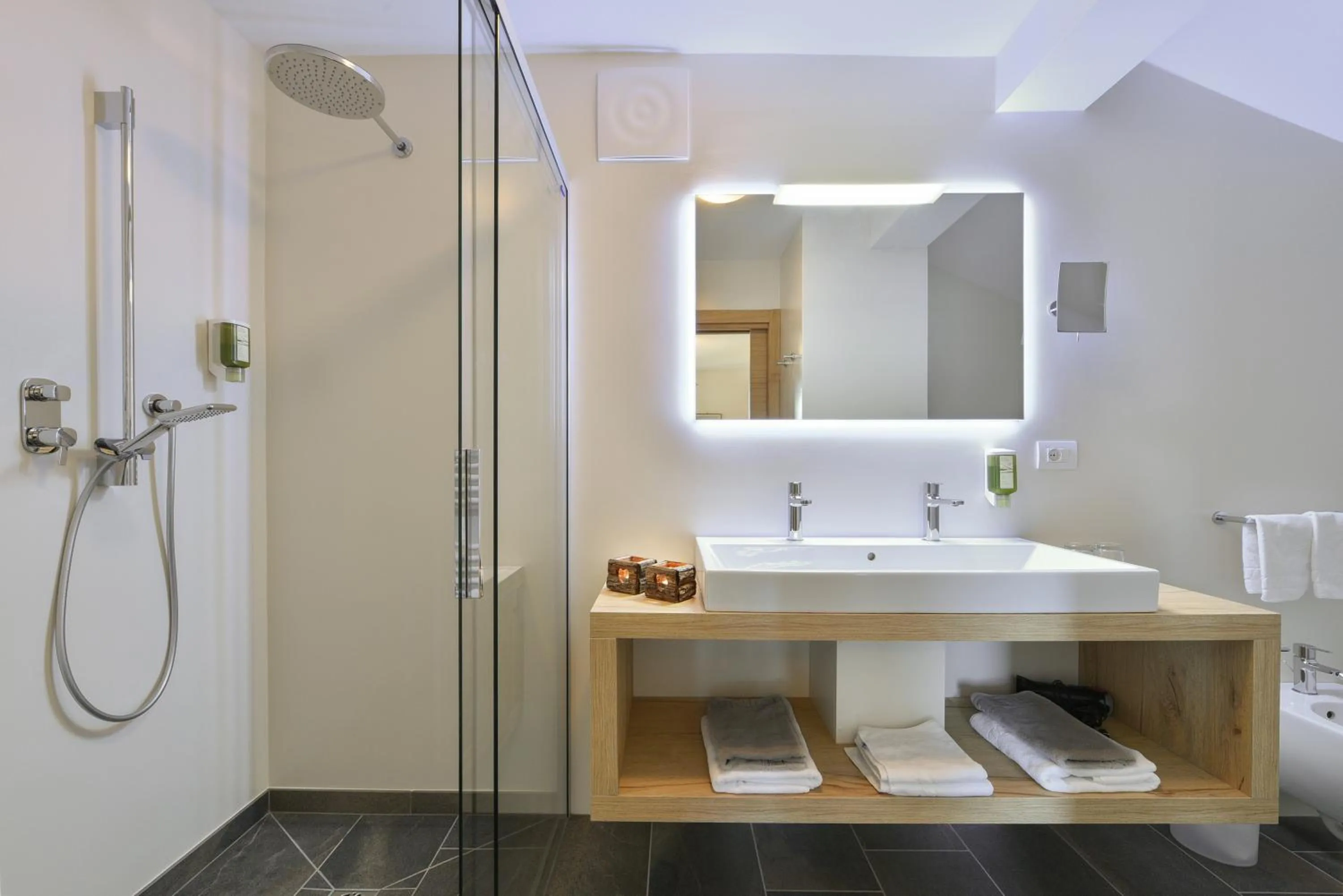 Bathroom in Panoramahotel Obkircher