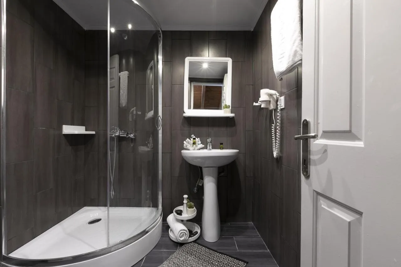 Bathroom in Nimfi Hotel, Skiathos