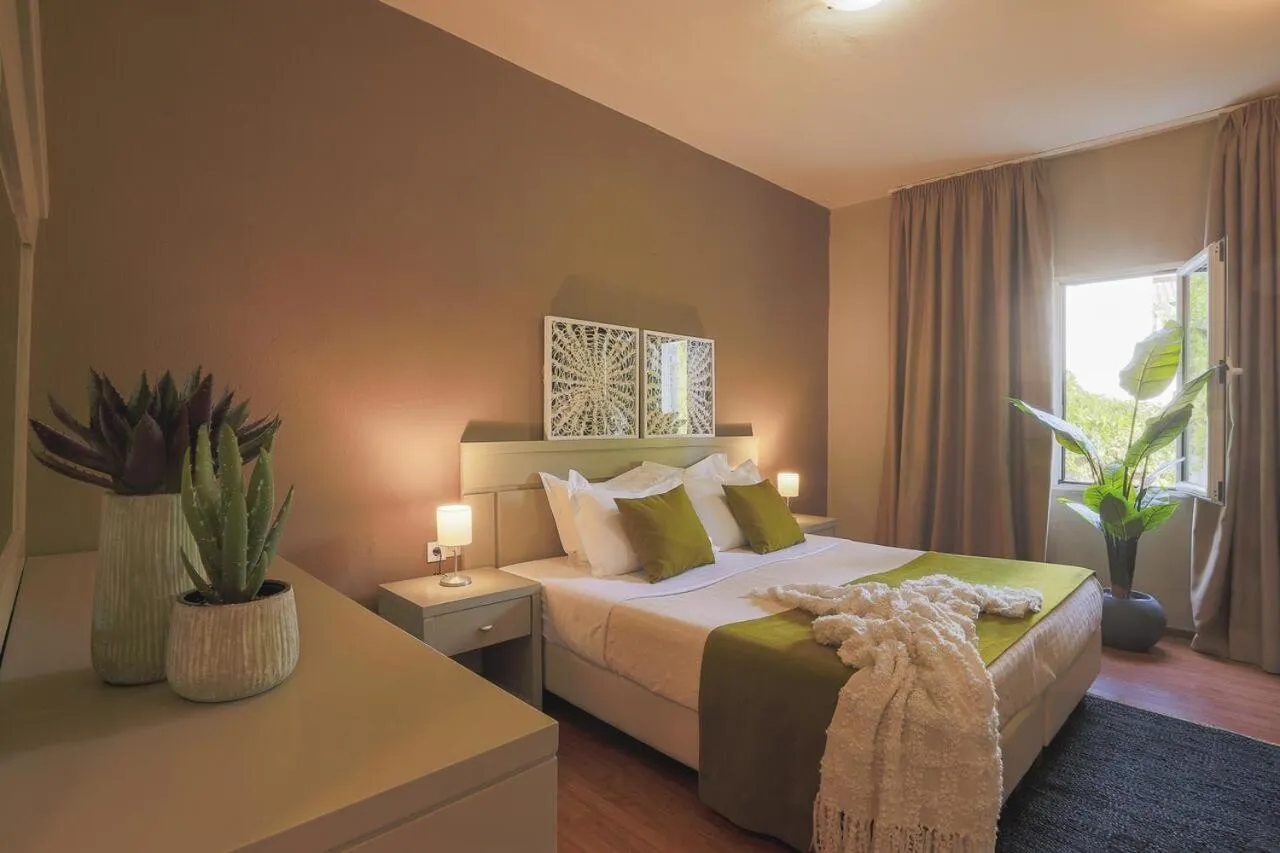 Bedroom, Bed in Nimfi Hotel, Skiathos