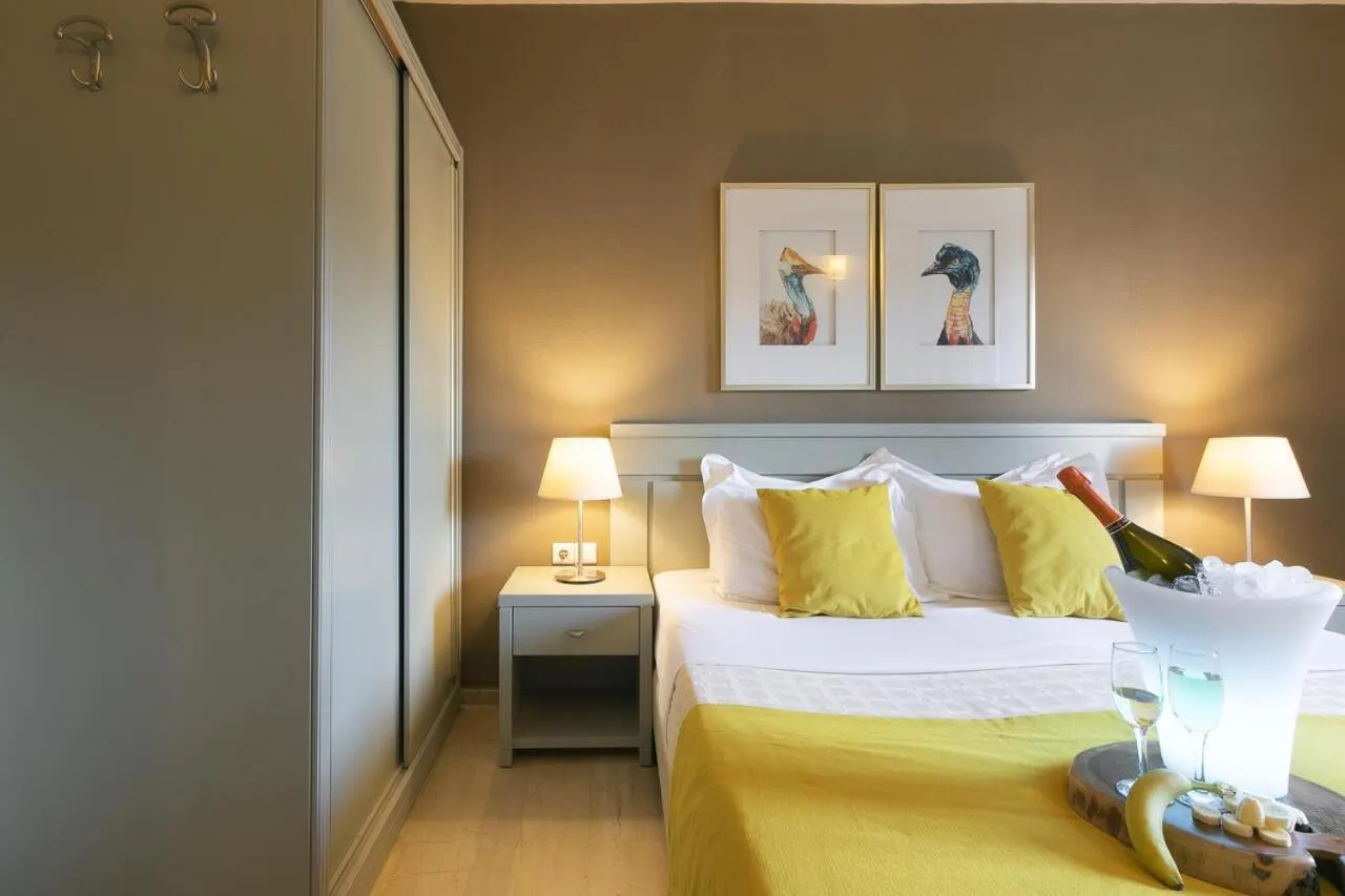 Bedroom, Bed in Nimfi Hotel, Skiathos