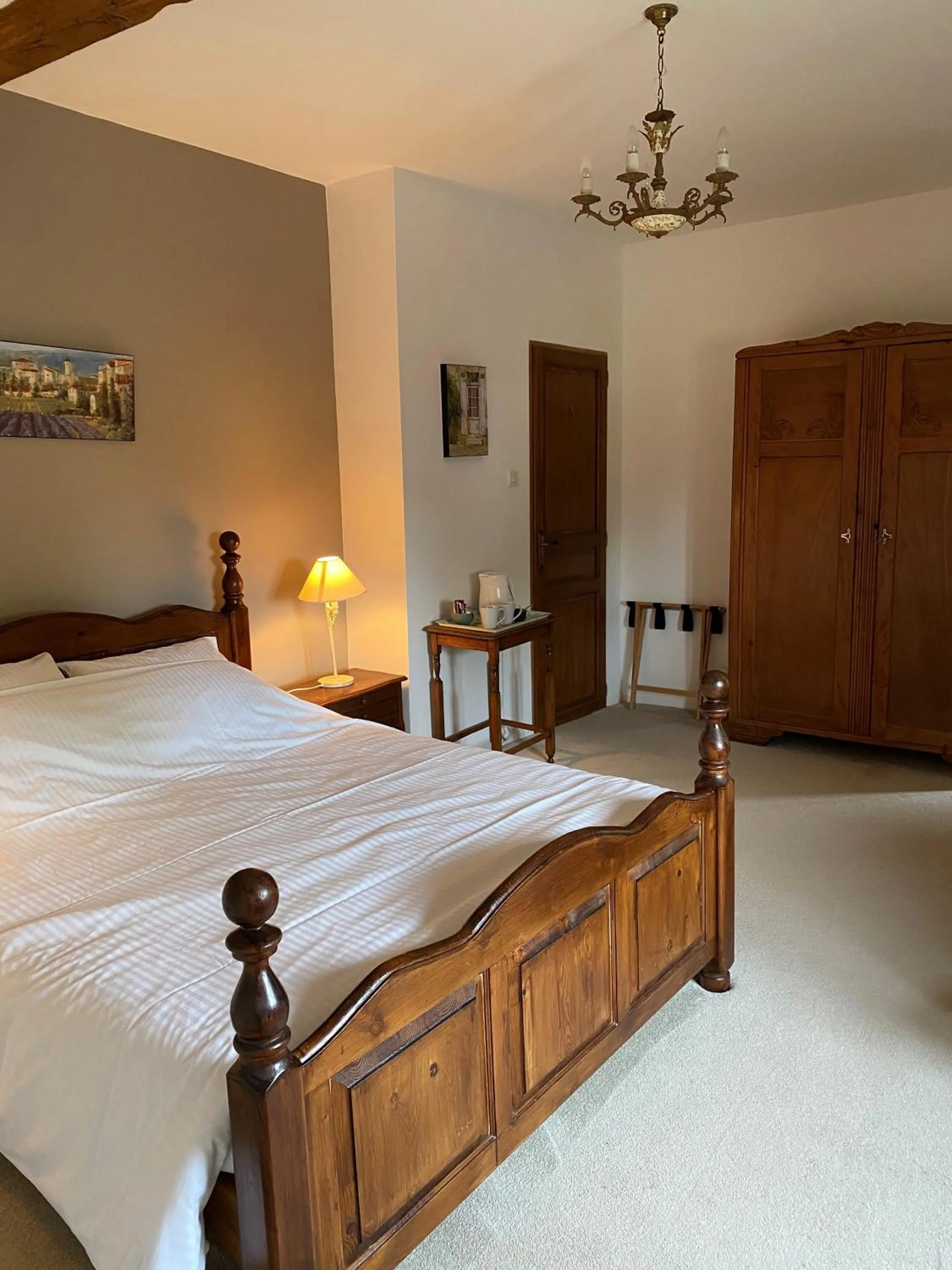 Photo of the whole room, Bed in L'Envers