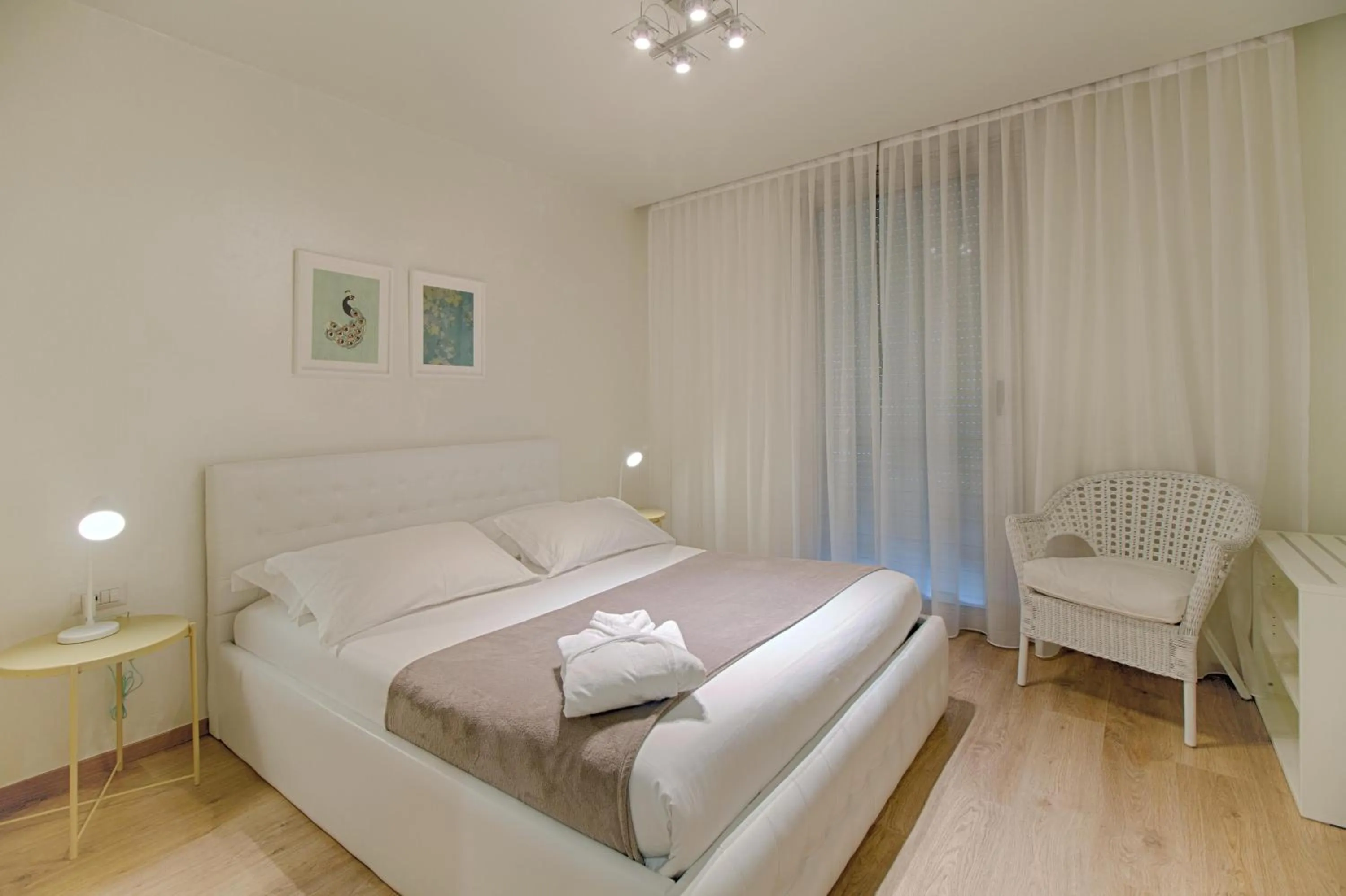 Bedroom, Bed in THE ROOMS - Serviced Apartments Tirana