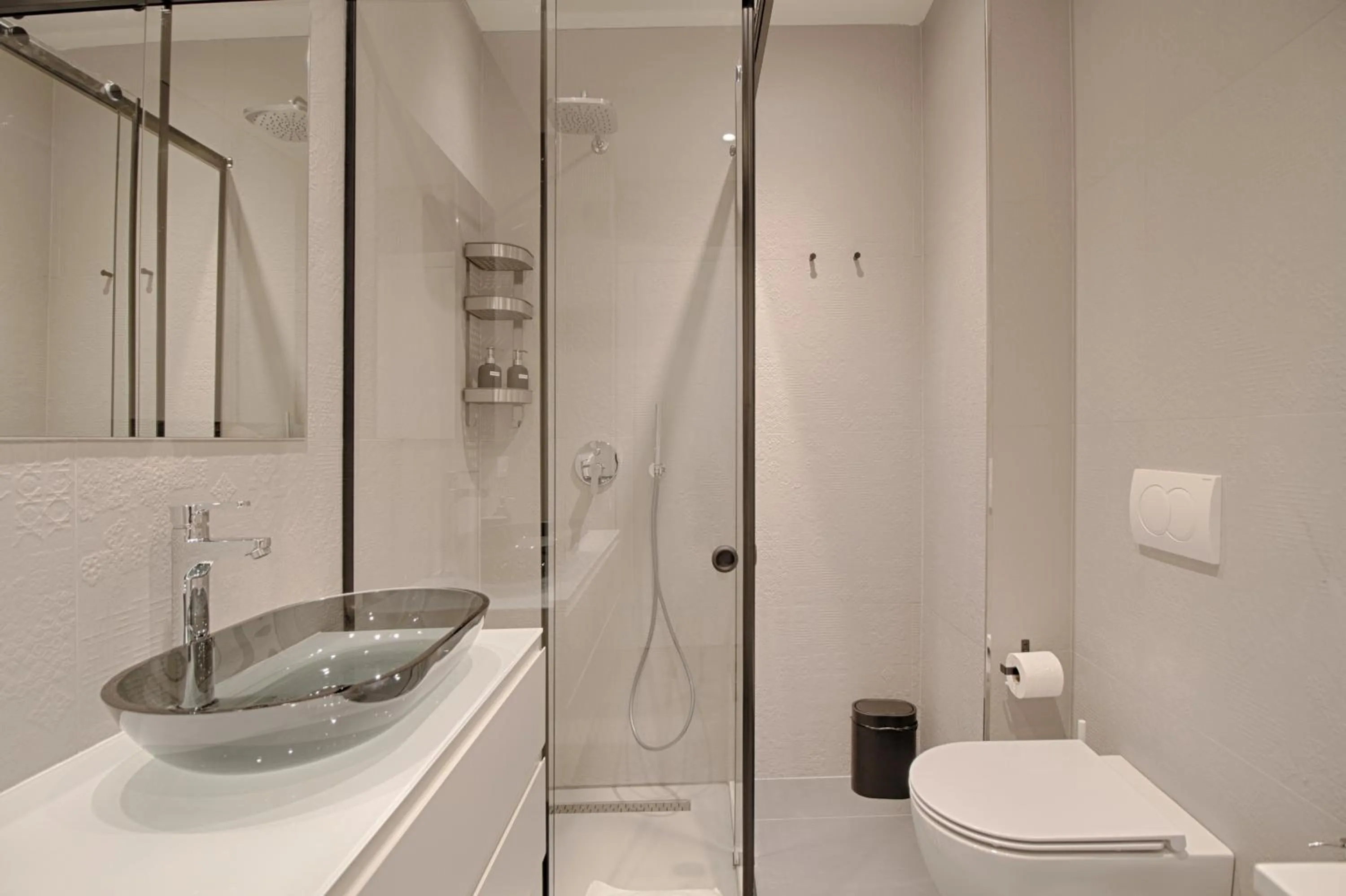 Shower in THE ROOMS - Serviced Apartments Tirana