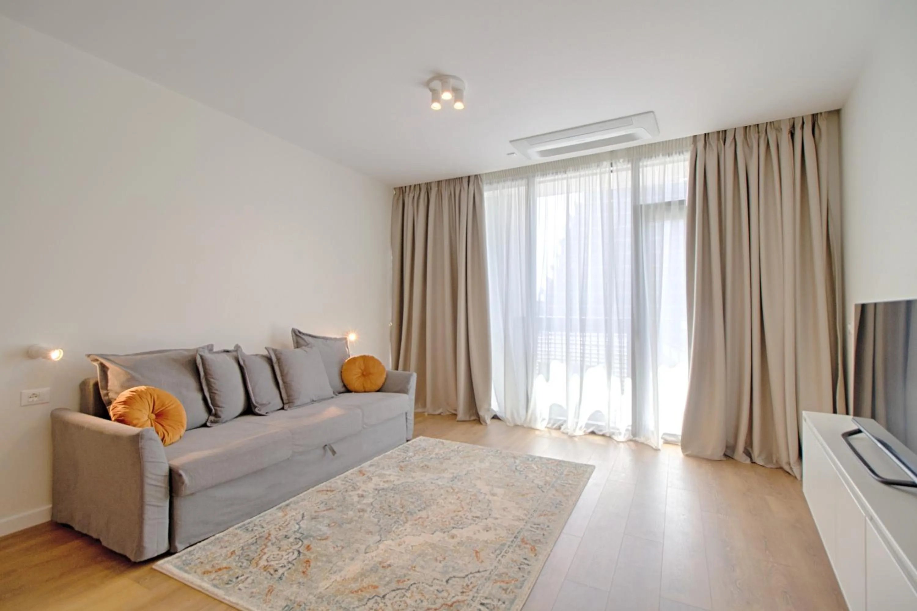 TV and multimedia, Bed in THE ROOMS - Serviced Apartments Tirana