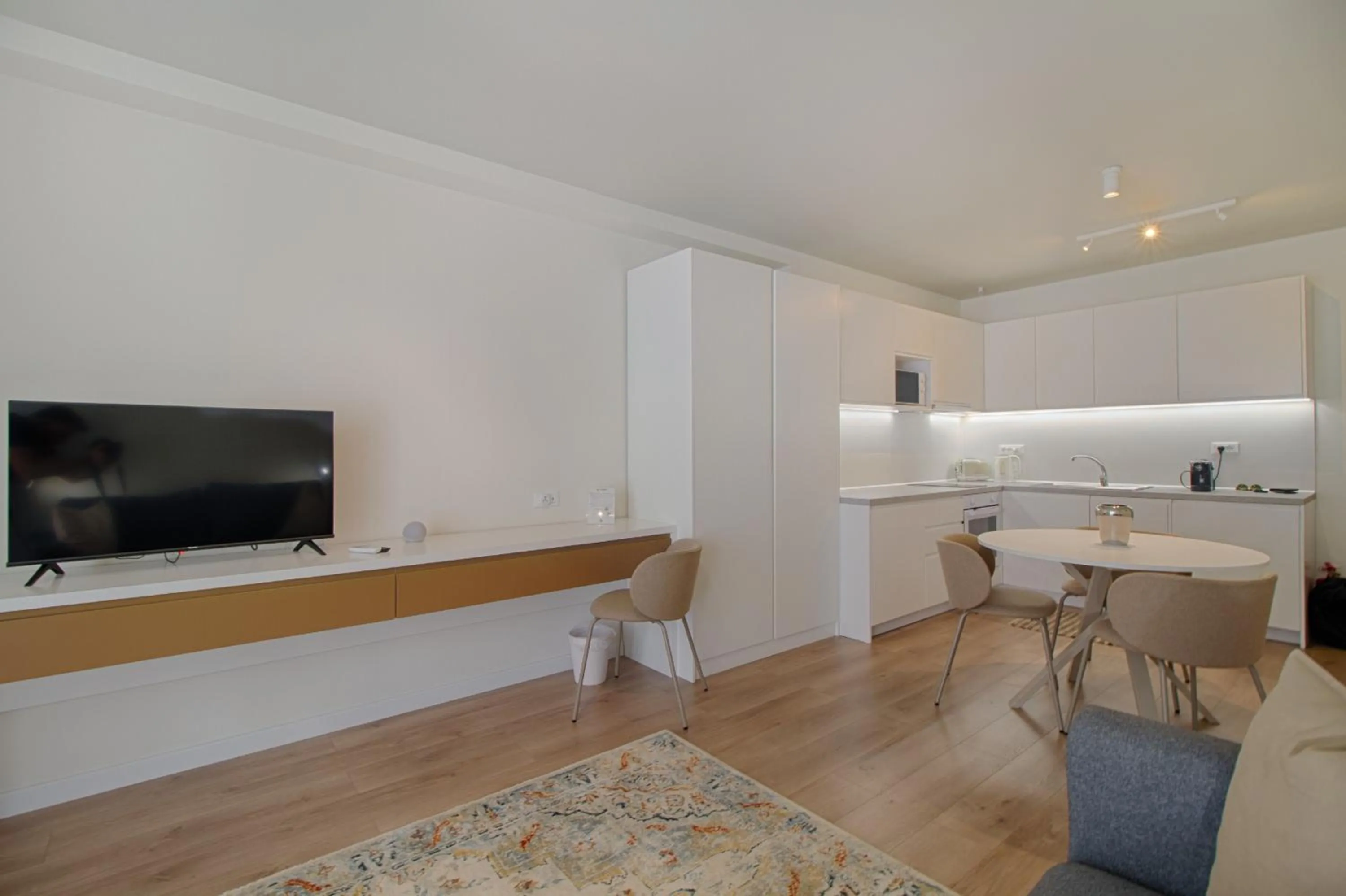 TV and multimedia in THE ROOMS - Serviced Apartments Tirana