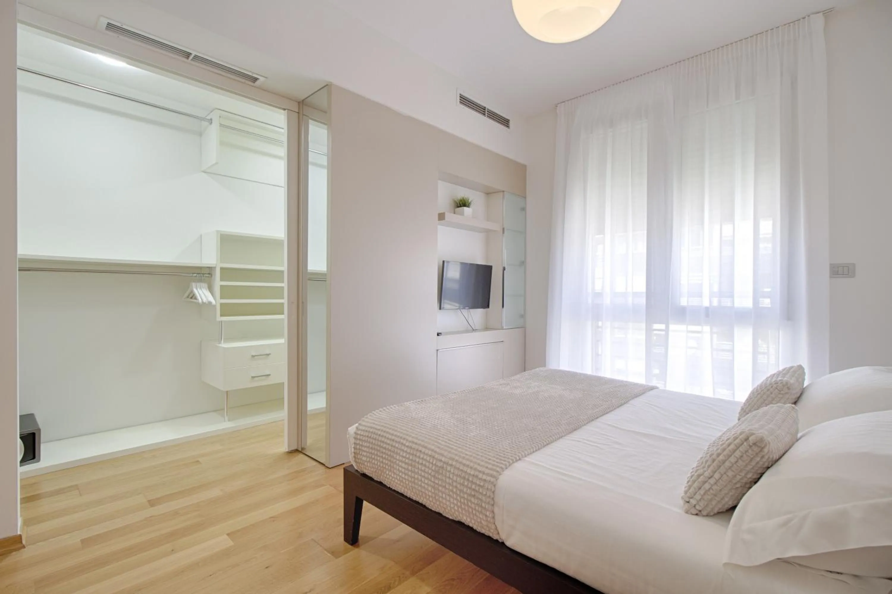 View (from property/room), Bed in THE ROOMS - Serviced Apartments Tirana