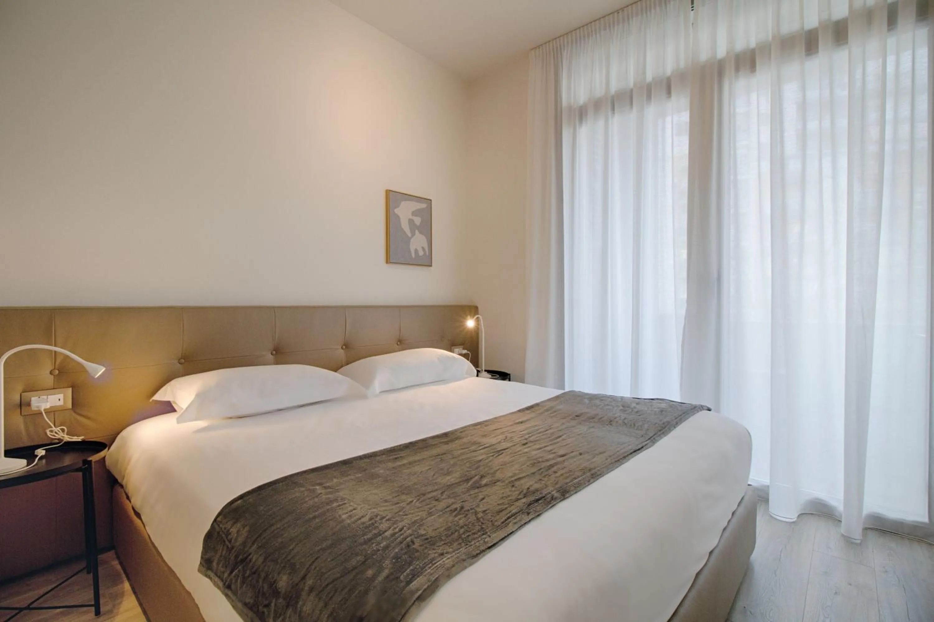 View (from property/room), Bed in THE ROOMS - Serviced Apartments Tirana