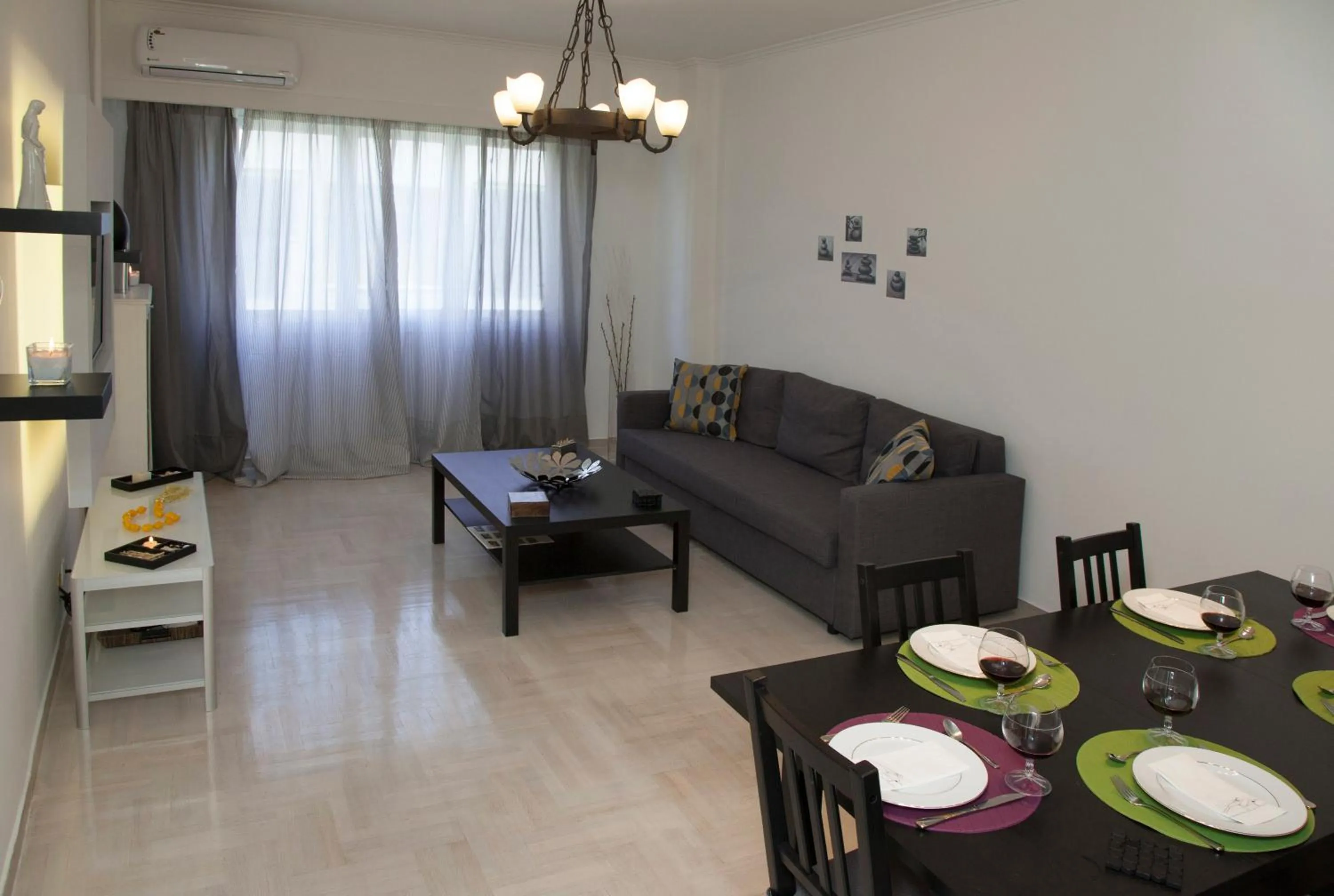 Living room in Athens Jem near the Archaeological Museum by GHH