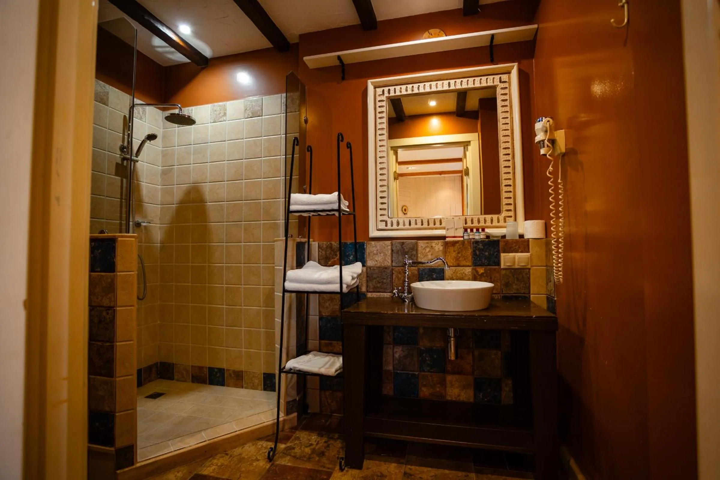 Shower in Piazza Boutique Hotel
