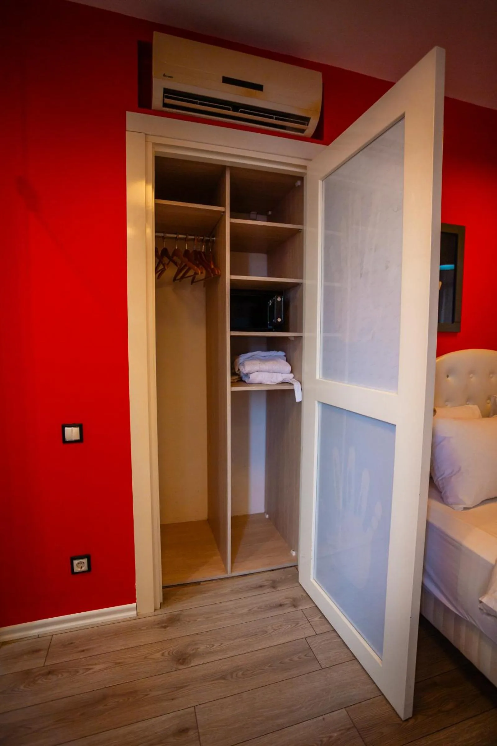 wardrobe, Bed in Piazza Boutique Hotel