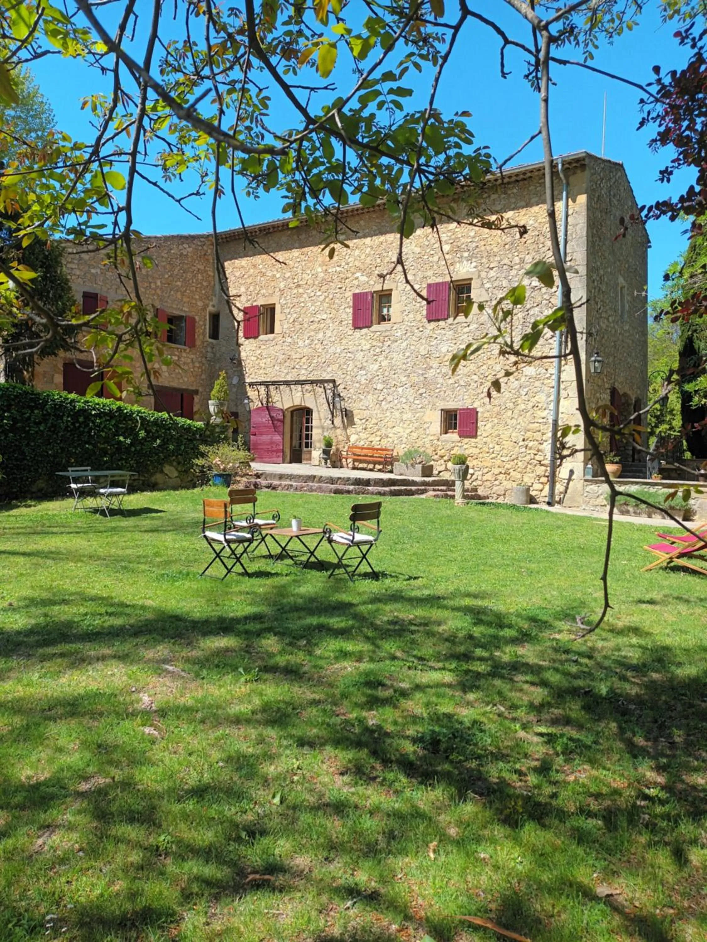 Property building in Le Vieux Moulin de Jouques