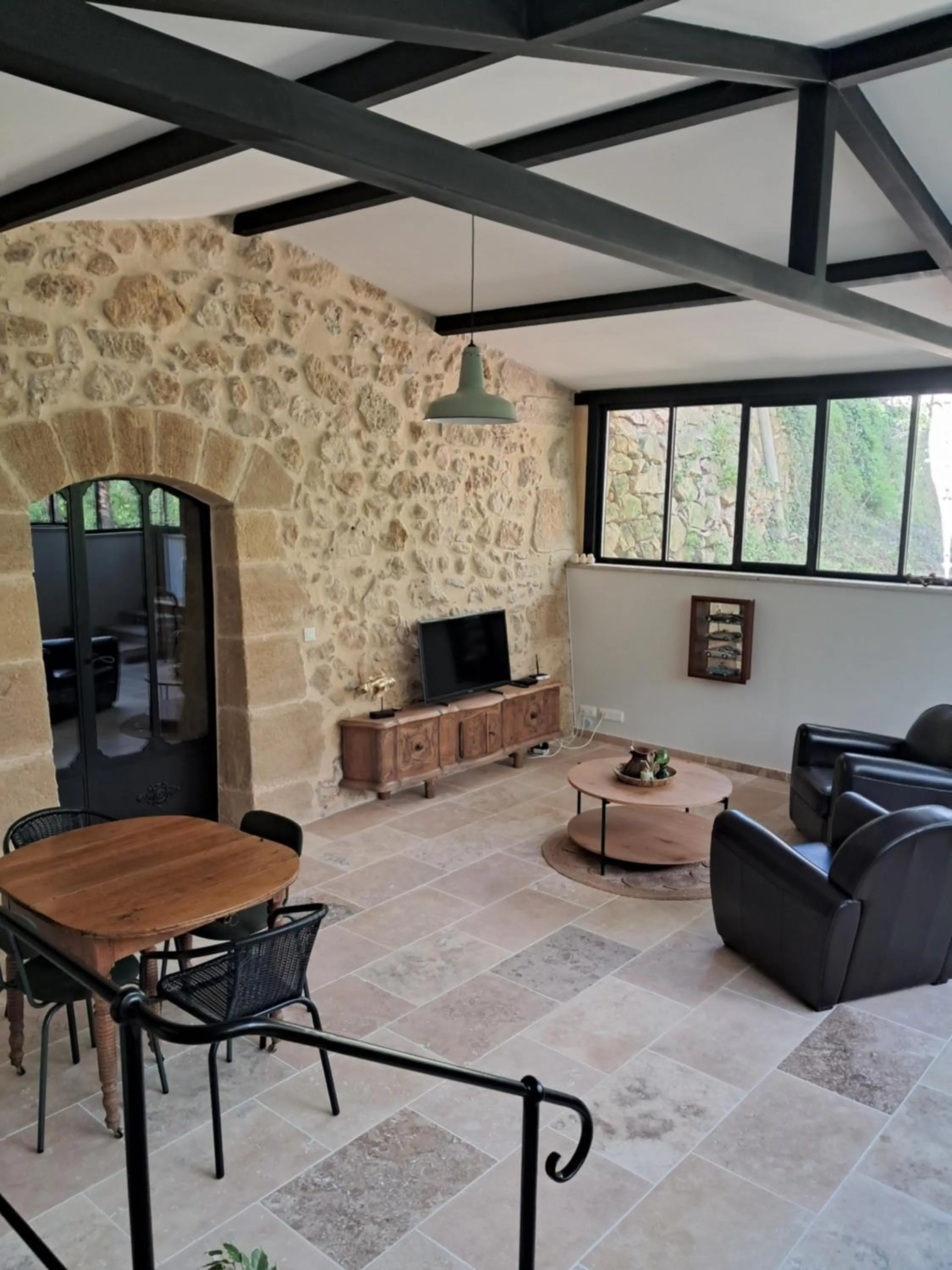 TV and multimedia in Le Vieux Moulin de Jouques