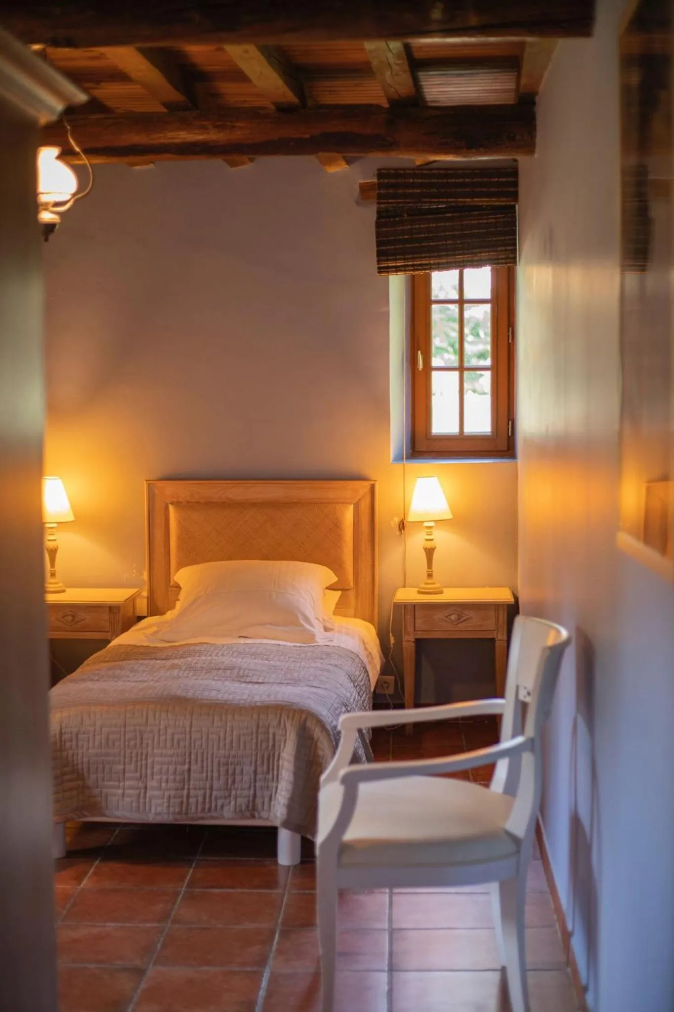 Bed in Le Vieux Moulin de Jouques