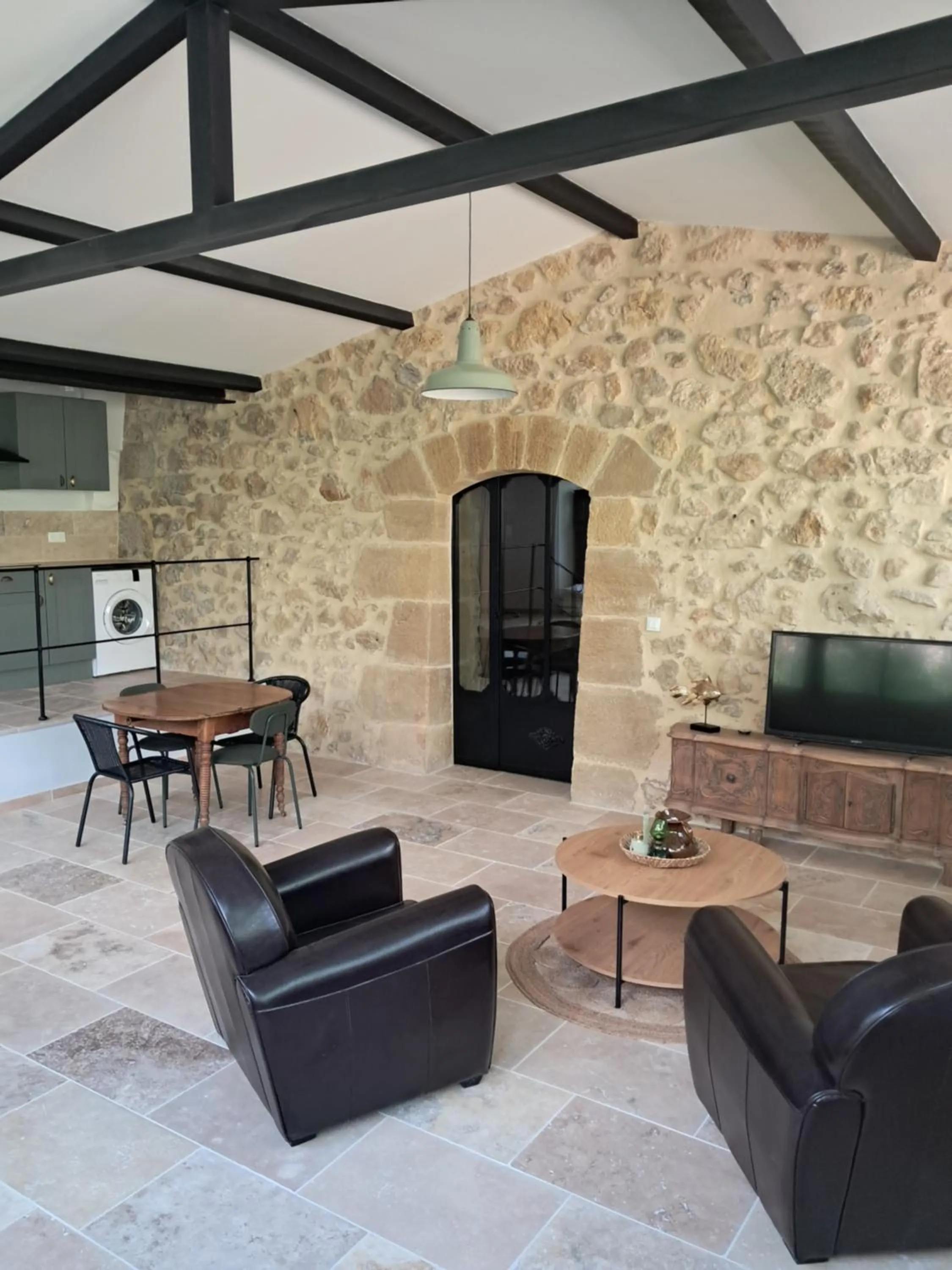 TV and multimedia in Le Vieux Moulin de Jouques