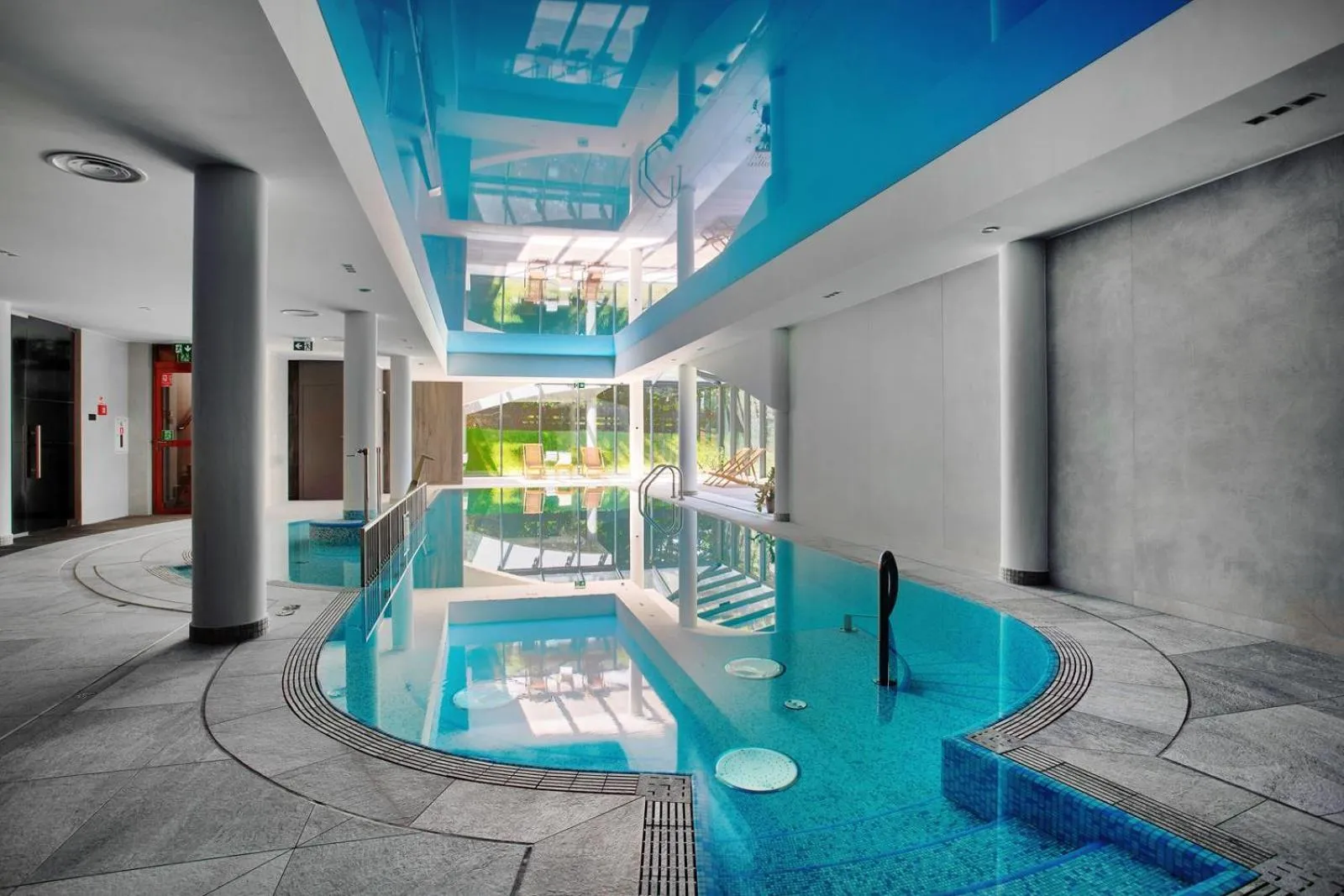 Swimming pool in Hotel Wojciech