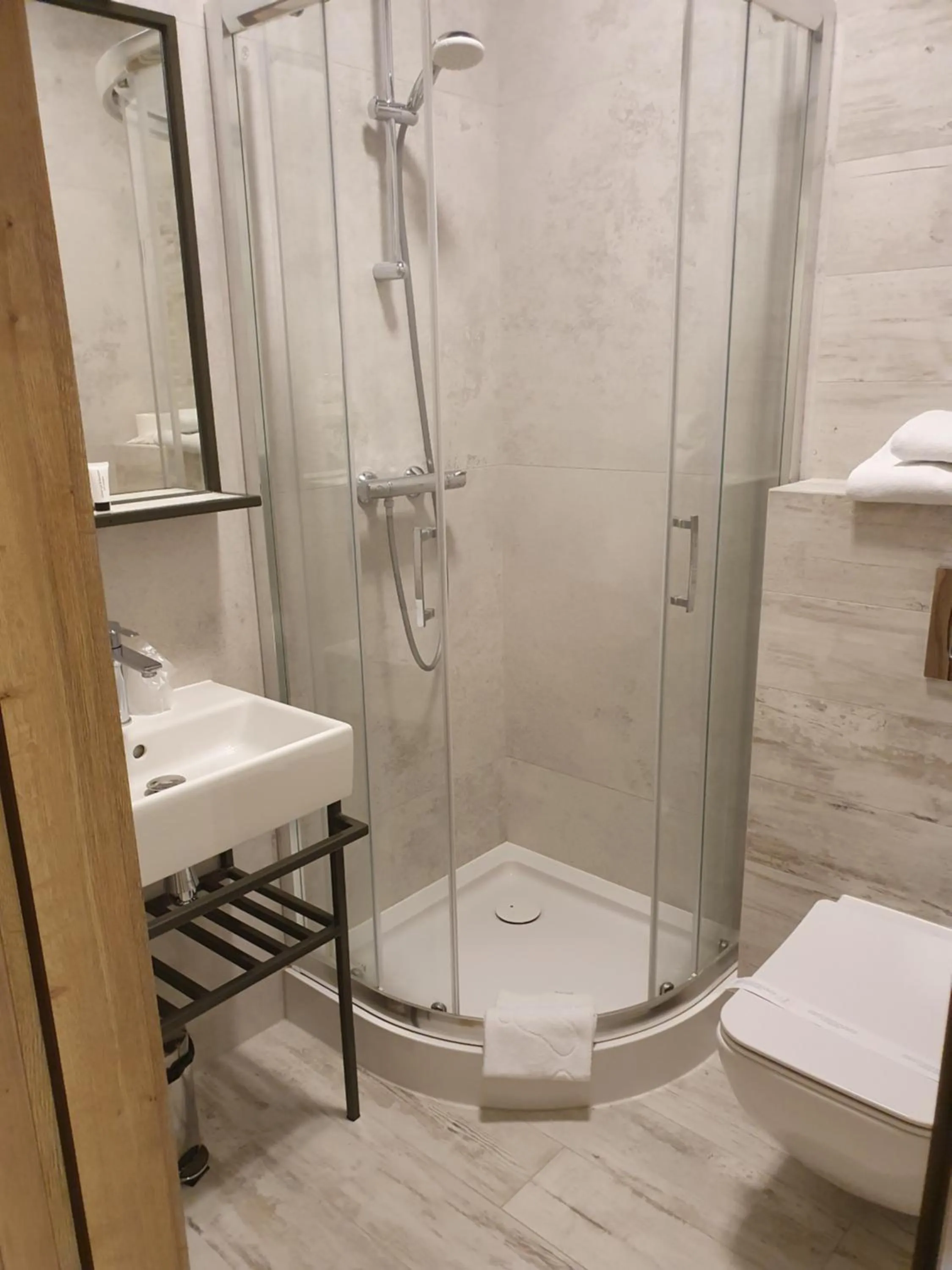 Shower in Hotel Wojciech