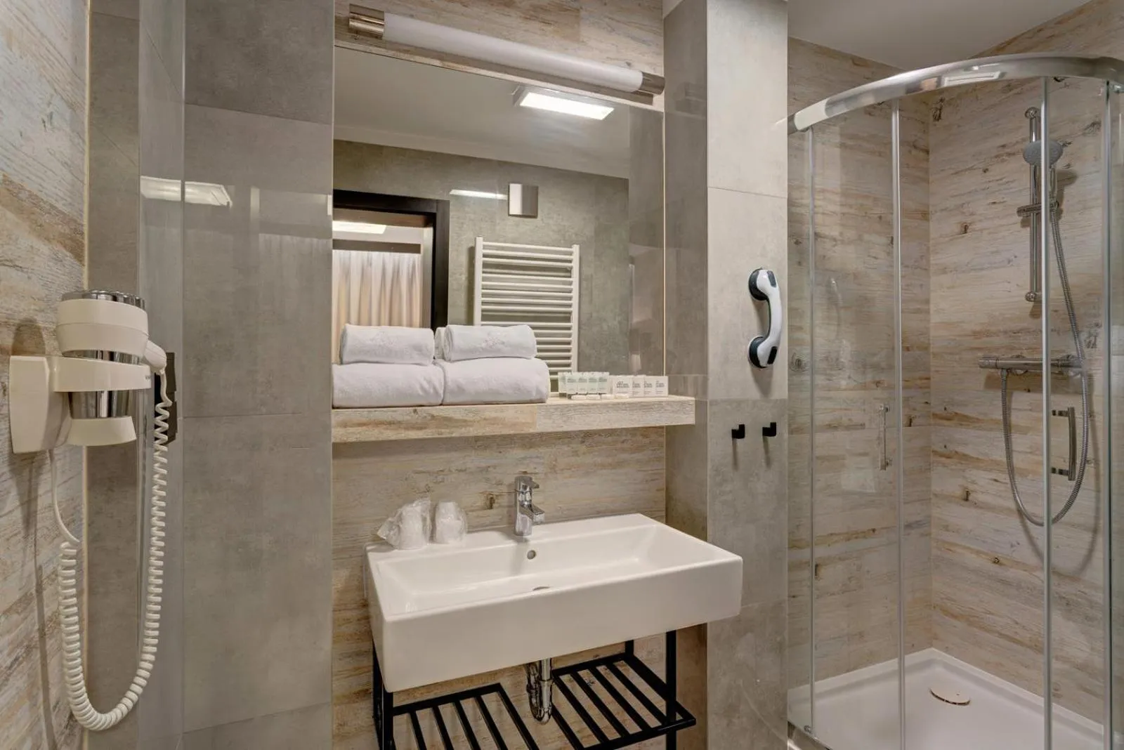 Shower in Hotel Wojciech