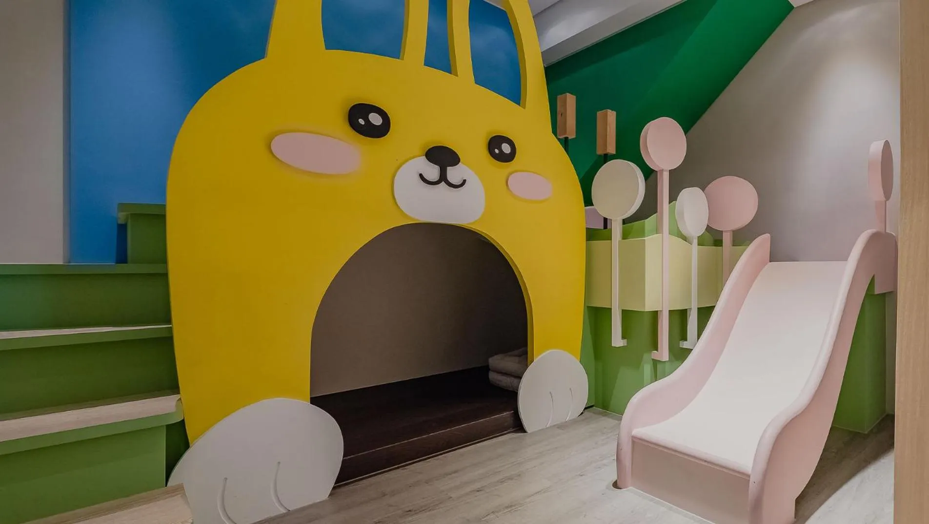 Kids's club in Night Home