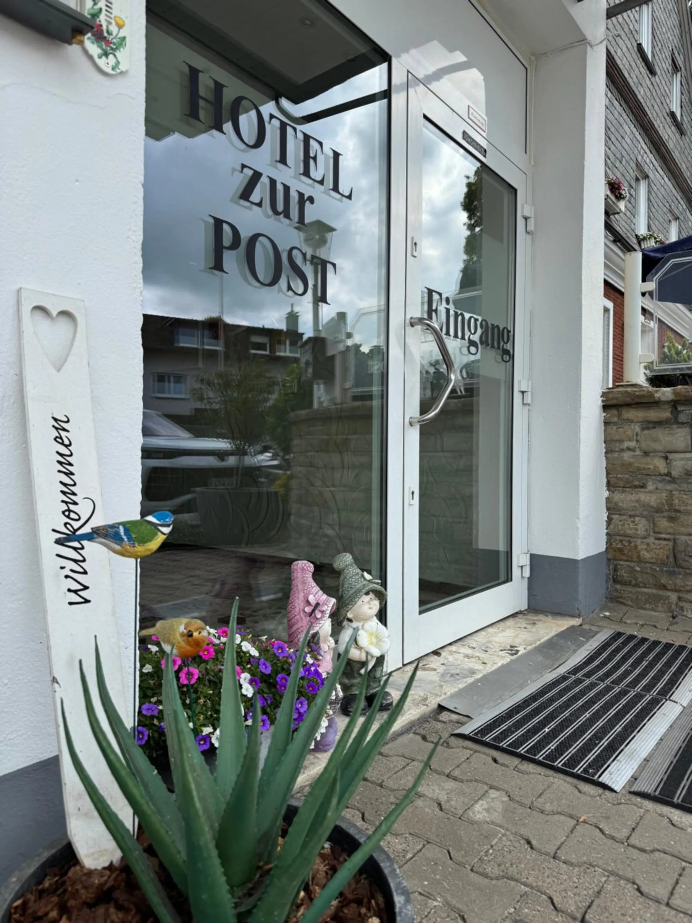 Facade/entrance in Hotel zur Post