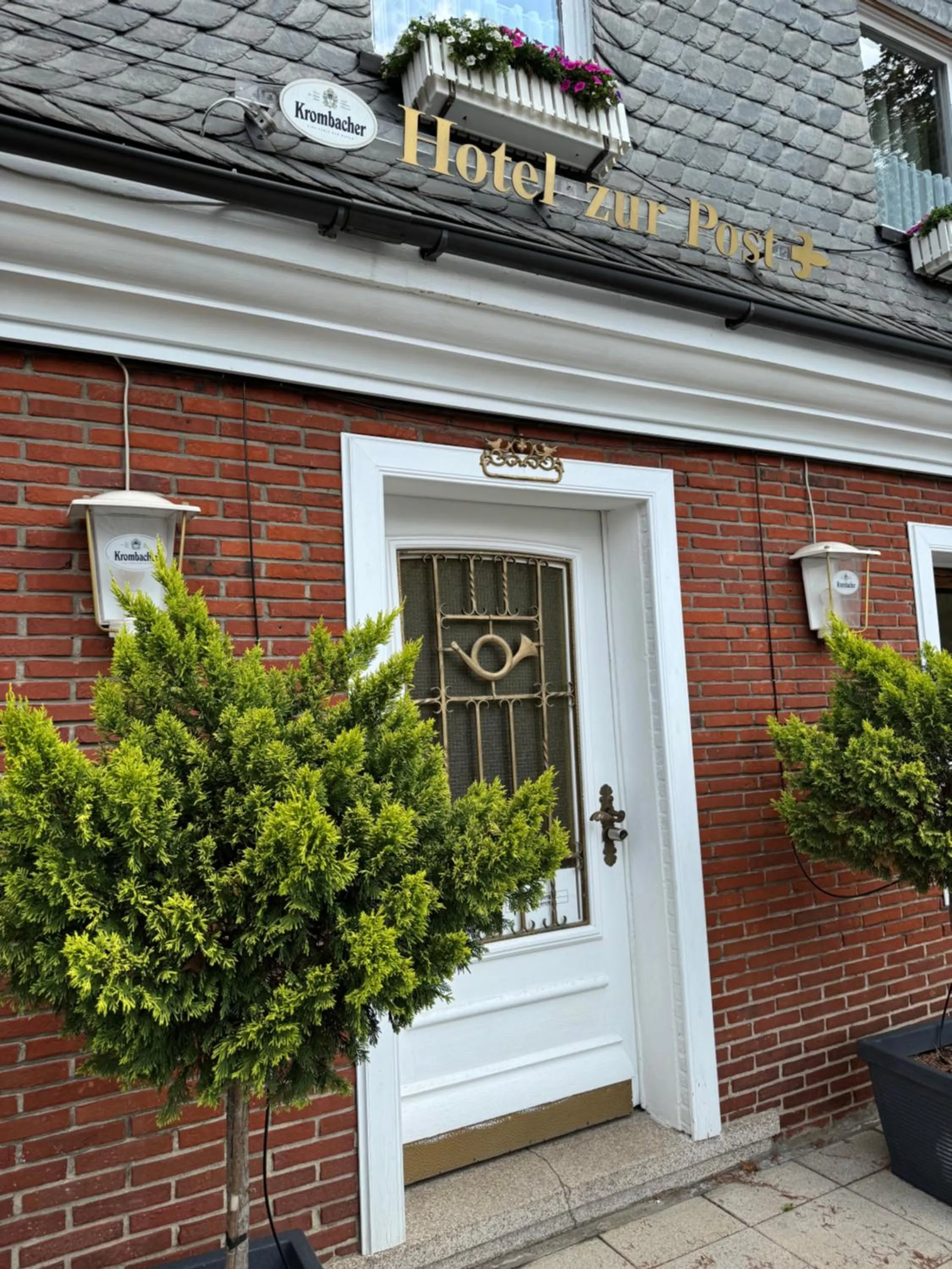 Facade/entrance in Hotel zur Post