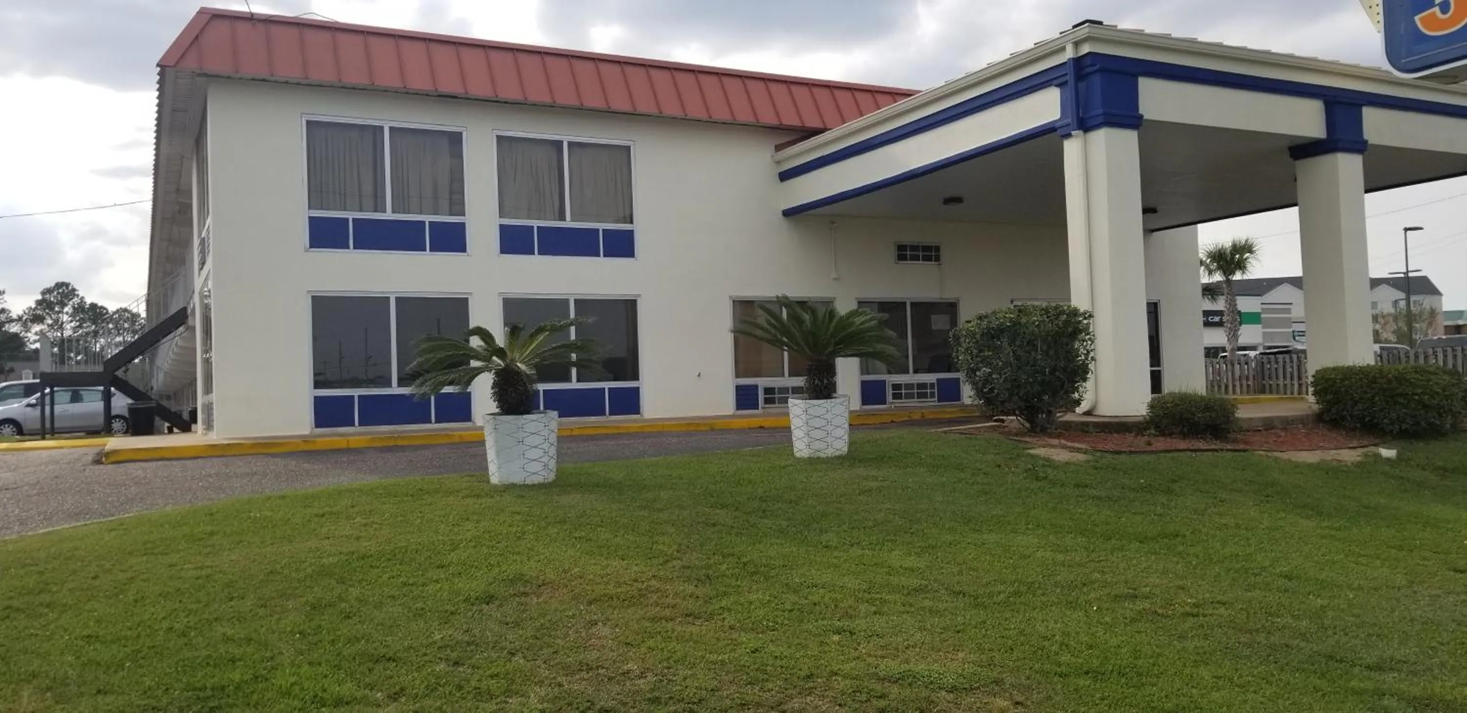 Family Inns of America - Mobile