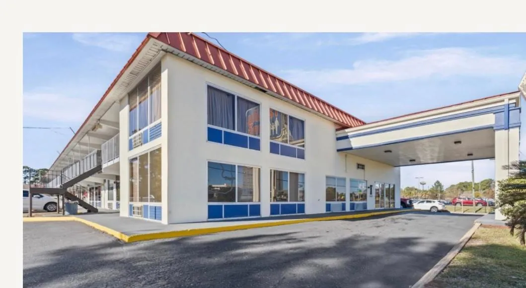 Family Inns of America - Mobile