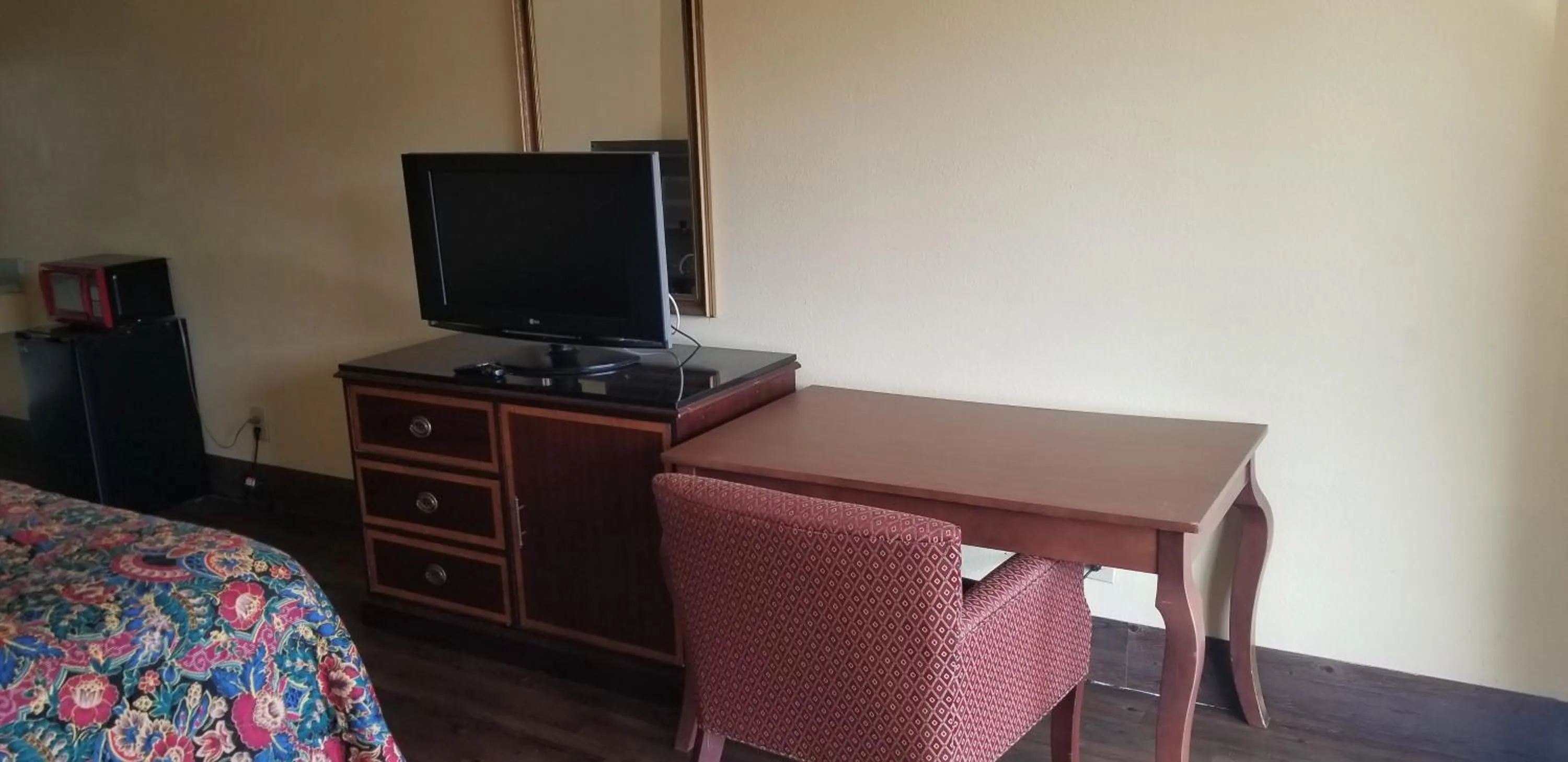 Family Inns of America - Mobile