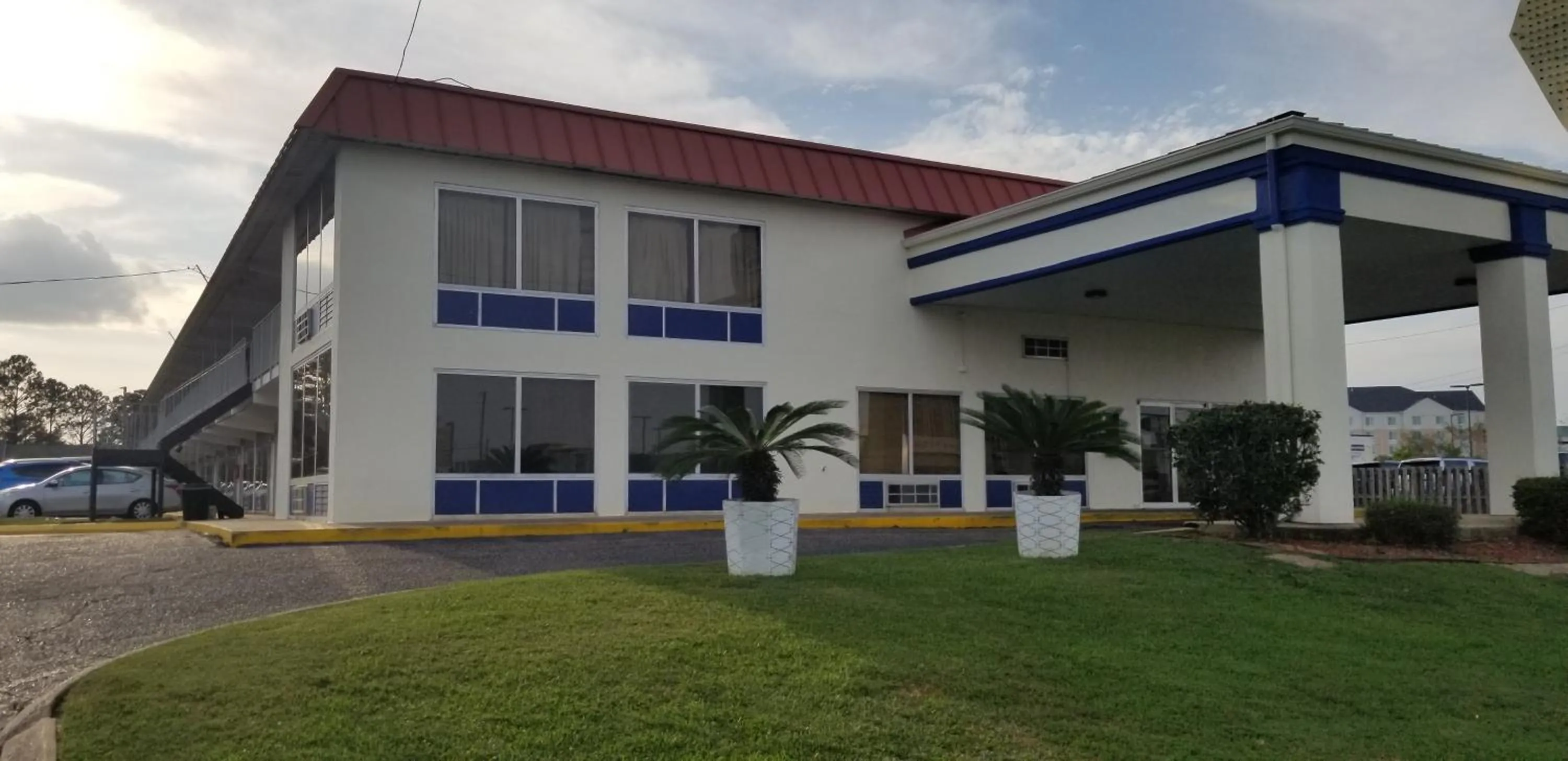 Family Inns of America - Mobile