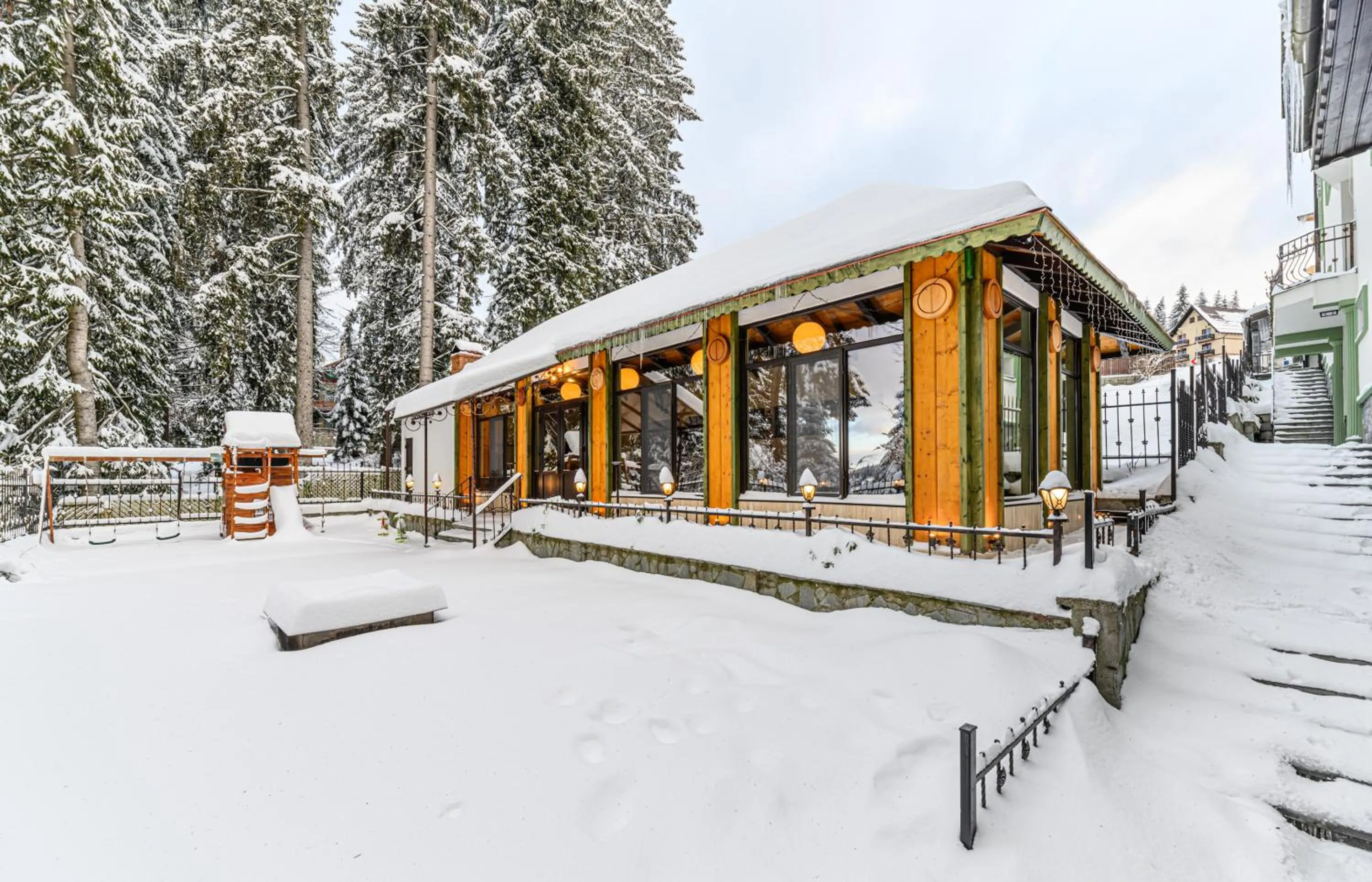 Property building in Pensiunea Hilltop