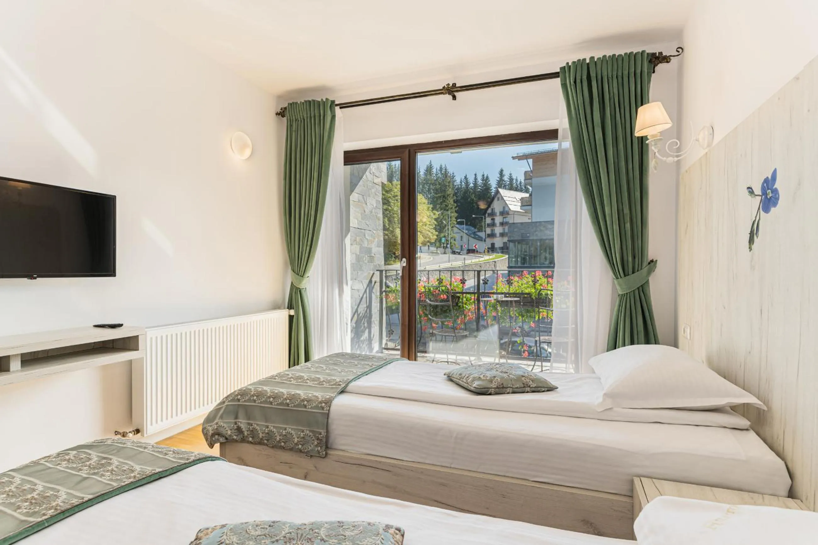 Bedroom, Bed in Pensiunea Hilltop